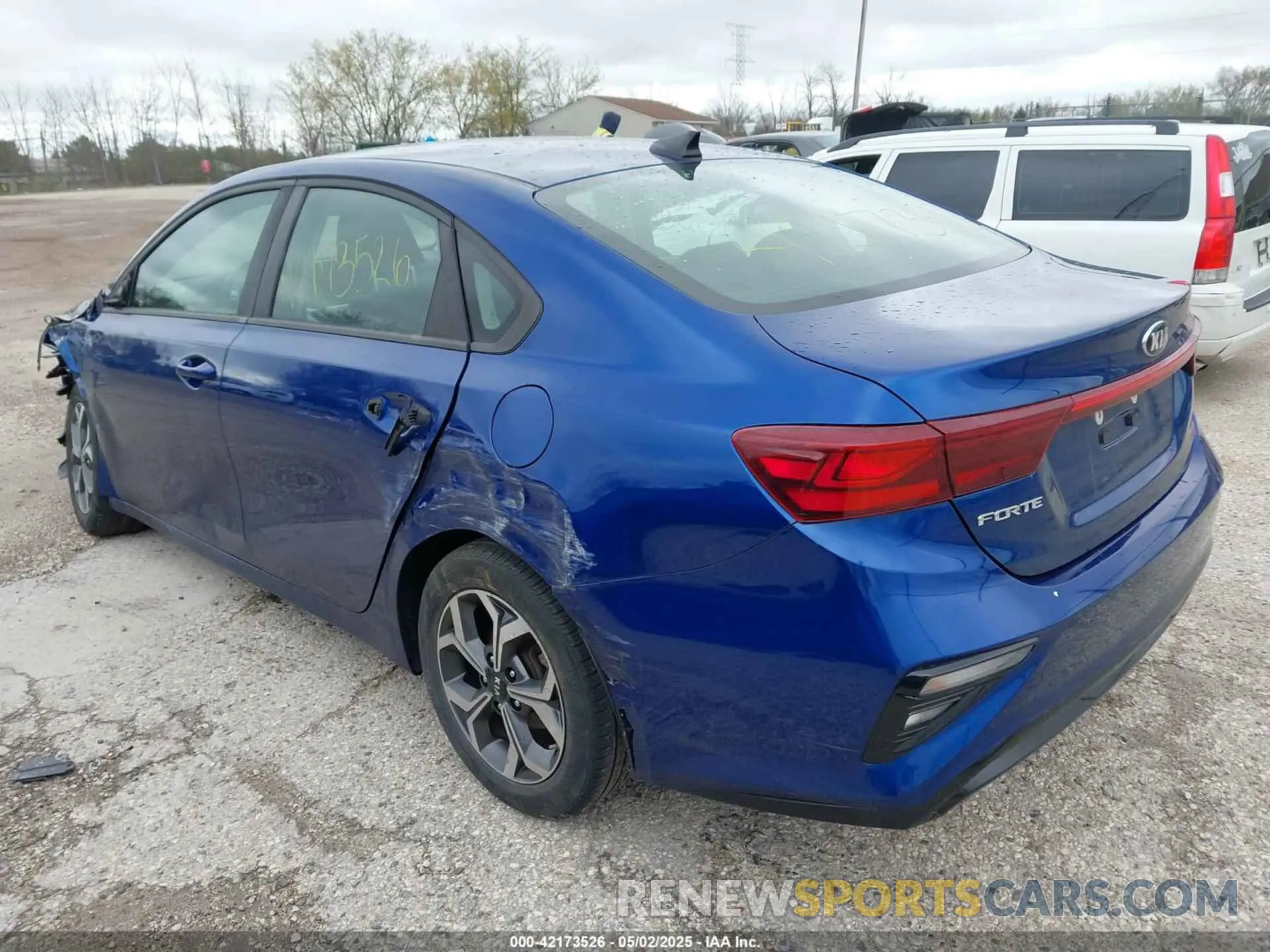 3 fotografías del automóvil dañado 3KPF24AD6KE114656 KIA FORTE 2019