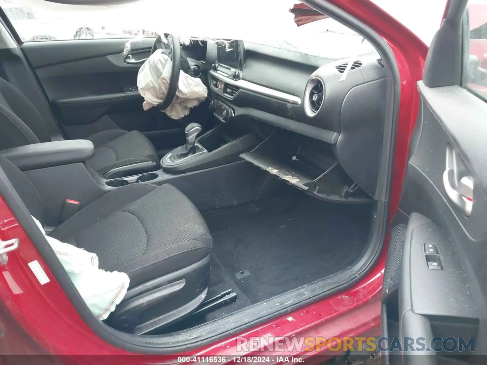5 fotografías del automóvil dañado 3KPF24AD6KE131571 KIA FORTE 2019