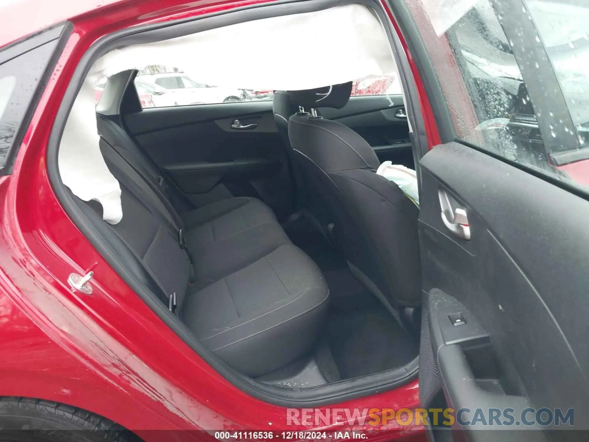 8 fotografías del automóvil dañado 3KPF24AD6KE131571 KIA FORTE 2019