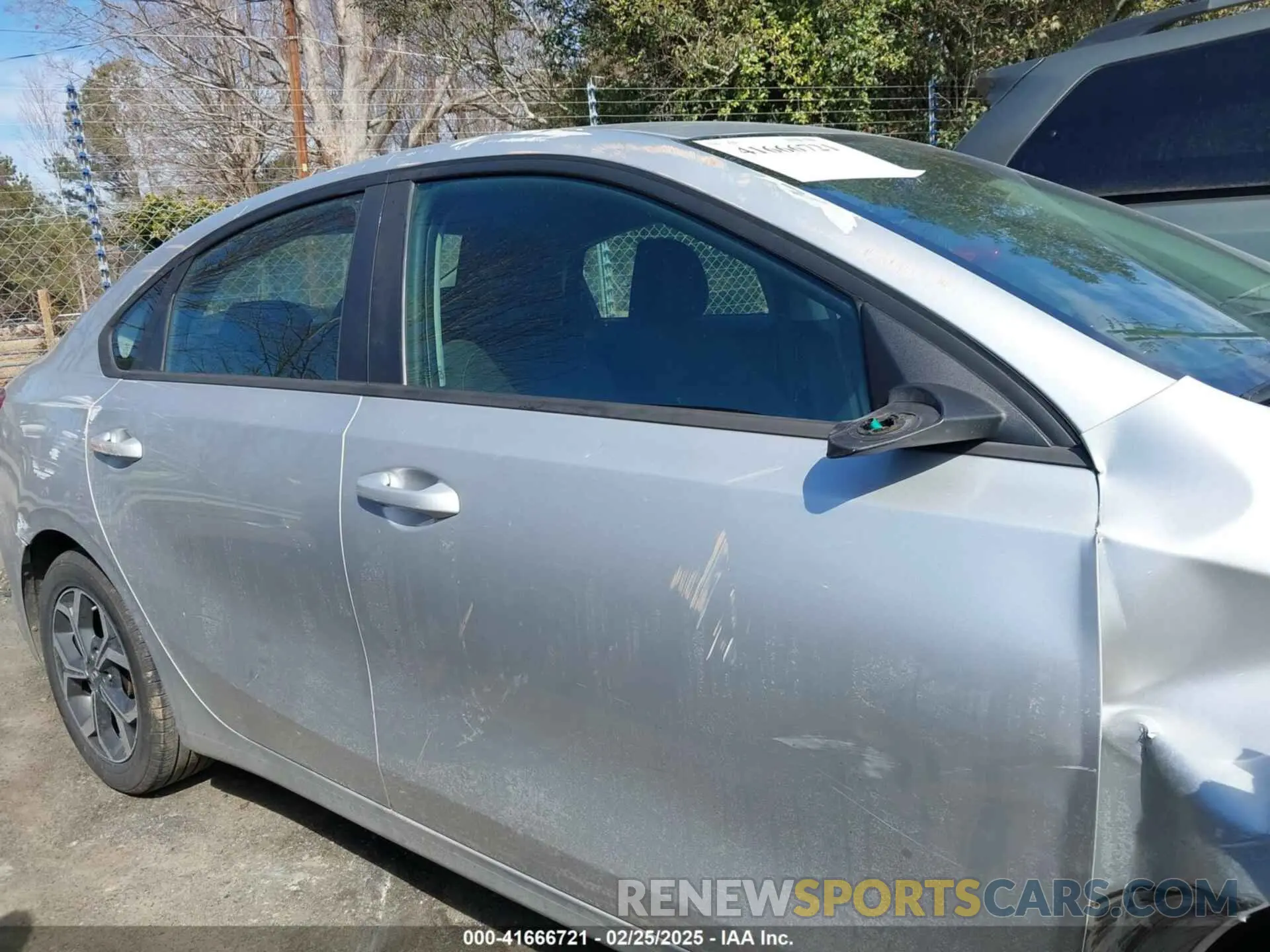 12 fotografías del automóvil dañado 3KPF24AD7KE034749 KIA FORTE 2019