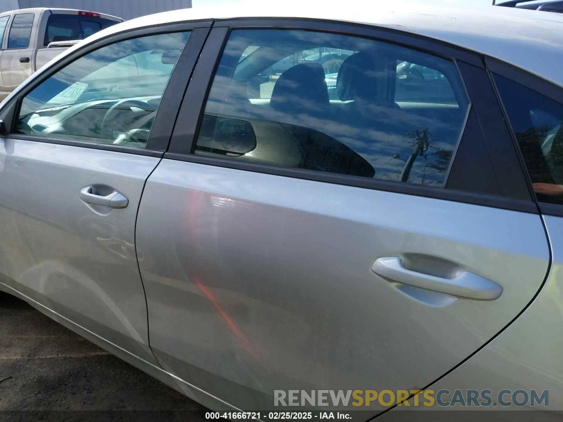 13 fotografías del automóvil dañado 3KPF24AD7KE034749 KIA FORTE 2019
