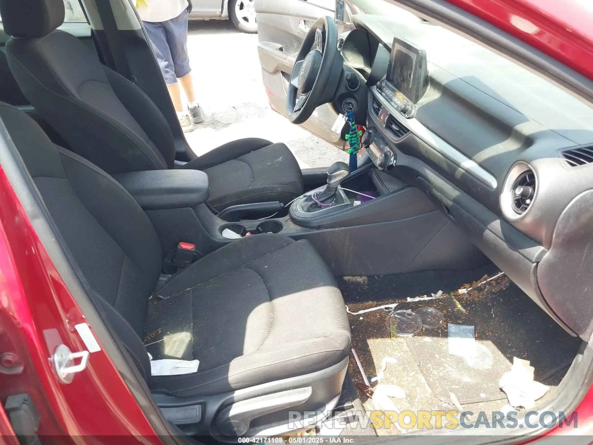 5 fotografías del automóvil dañado 3KPF24AD7KE036498 KIA FORTE 2019