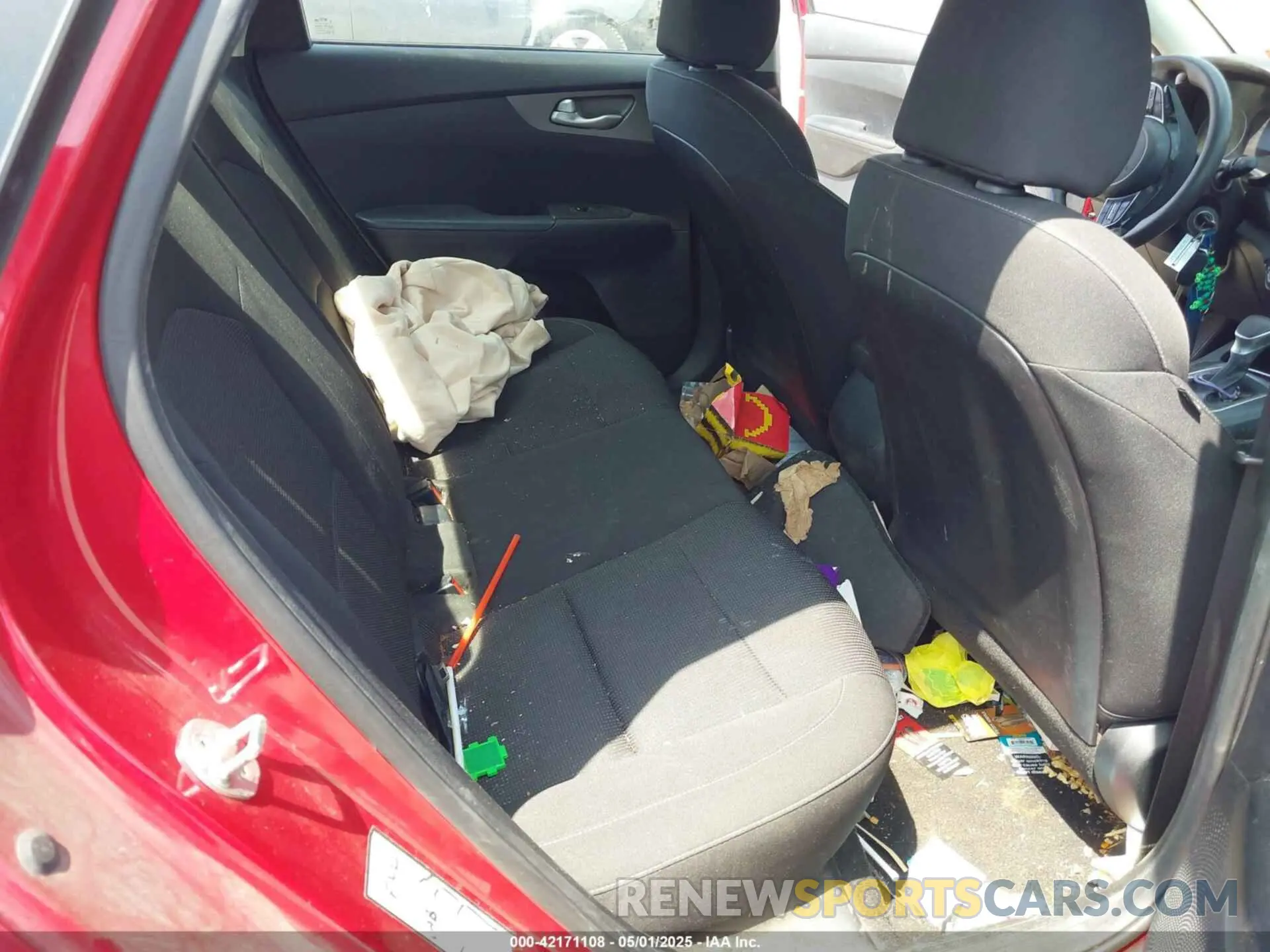 8 fotografías del automóvil dañado 3KPF24AD7KE036498 KIA FORTE 2019