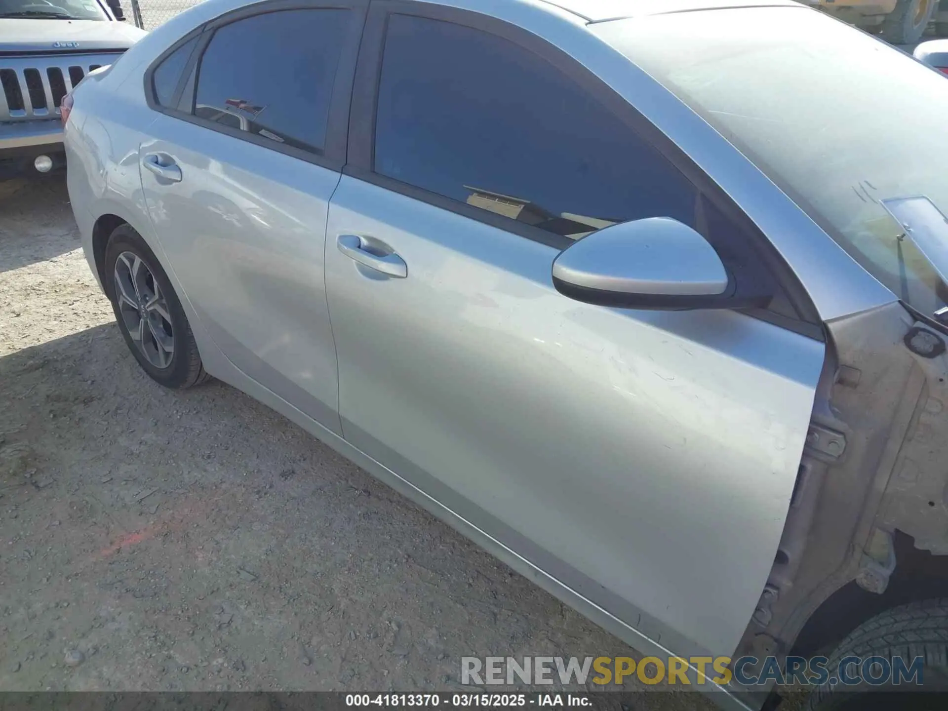 13 fotografías del automóvil dañado 3KPF24AD7KE059814 KIA FORTE 2019