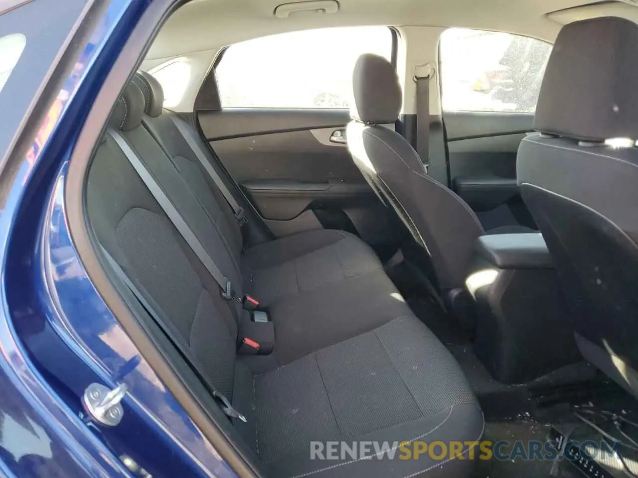 10 fotografías del automóvil dañado 3KPF24AD7KE059909 KIA FORTE 2019