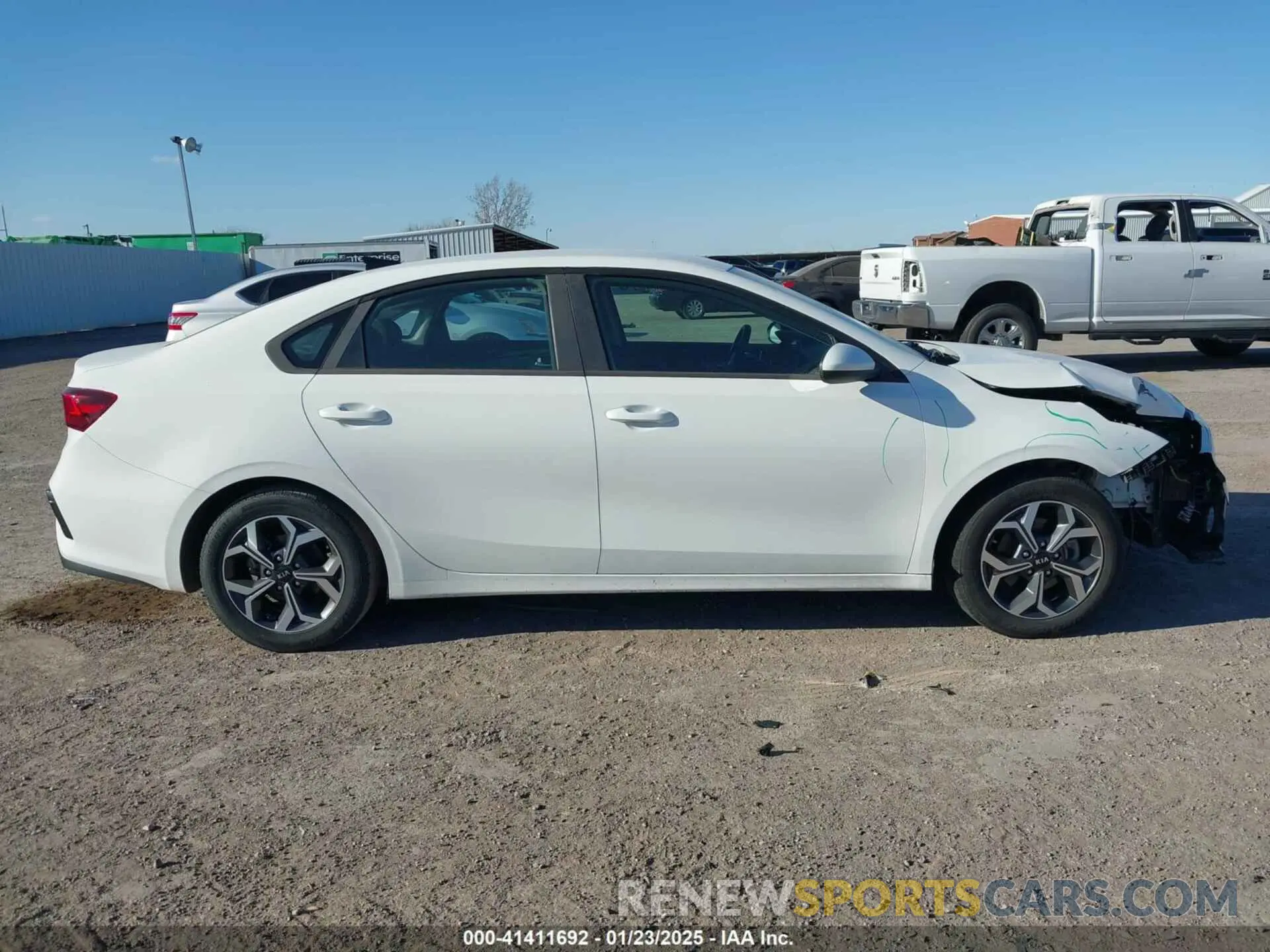 12 fotografías del automóvil dañado 3KPF24AD7KE069646 KIA FORTE 2019