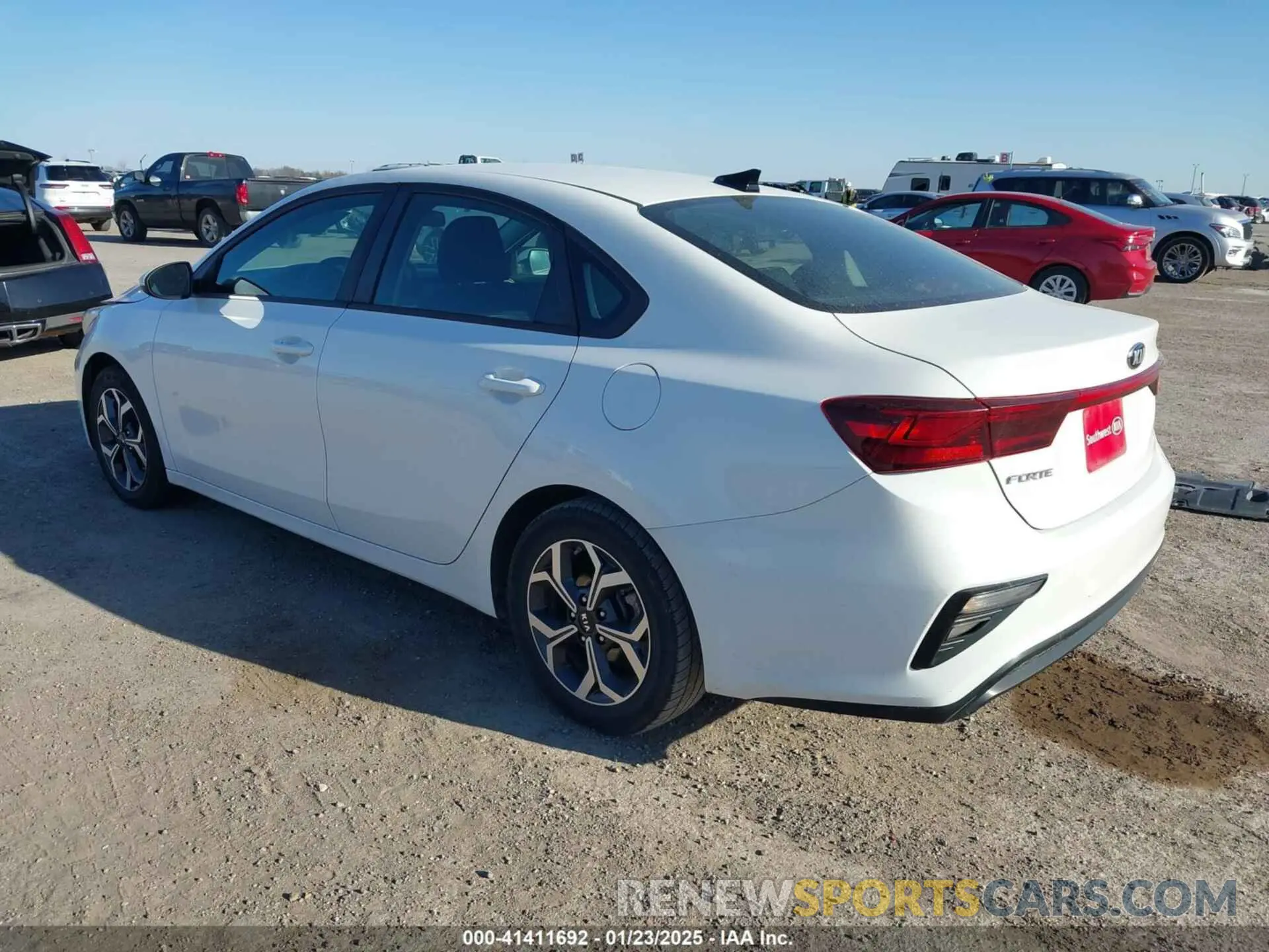 3 fotografías del automóvil dañado 3KPF24AD7KE069646 KIA FORTE 2019