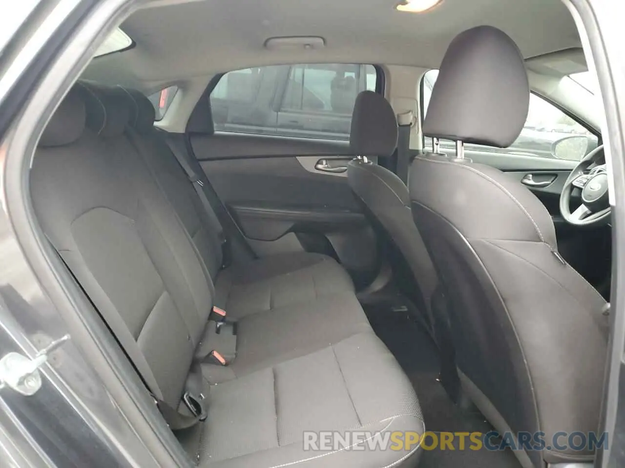 10 fotografías del automóvil dañado 3KPF24AD7KE083451 KIA FORTE 2019