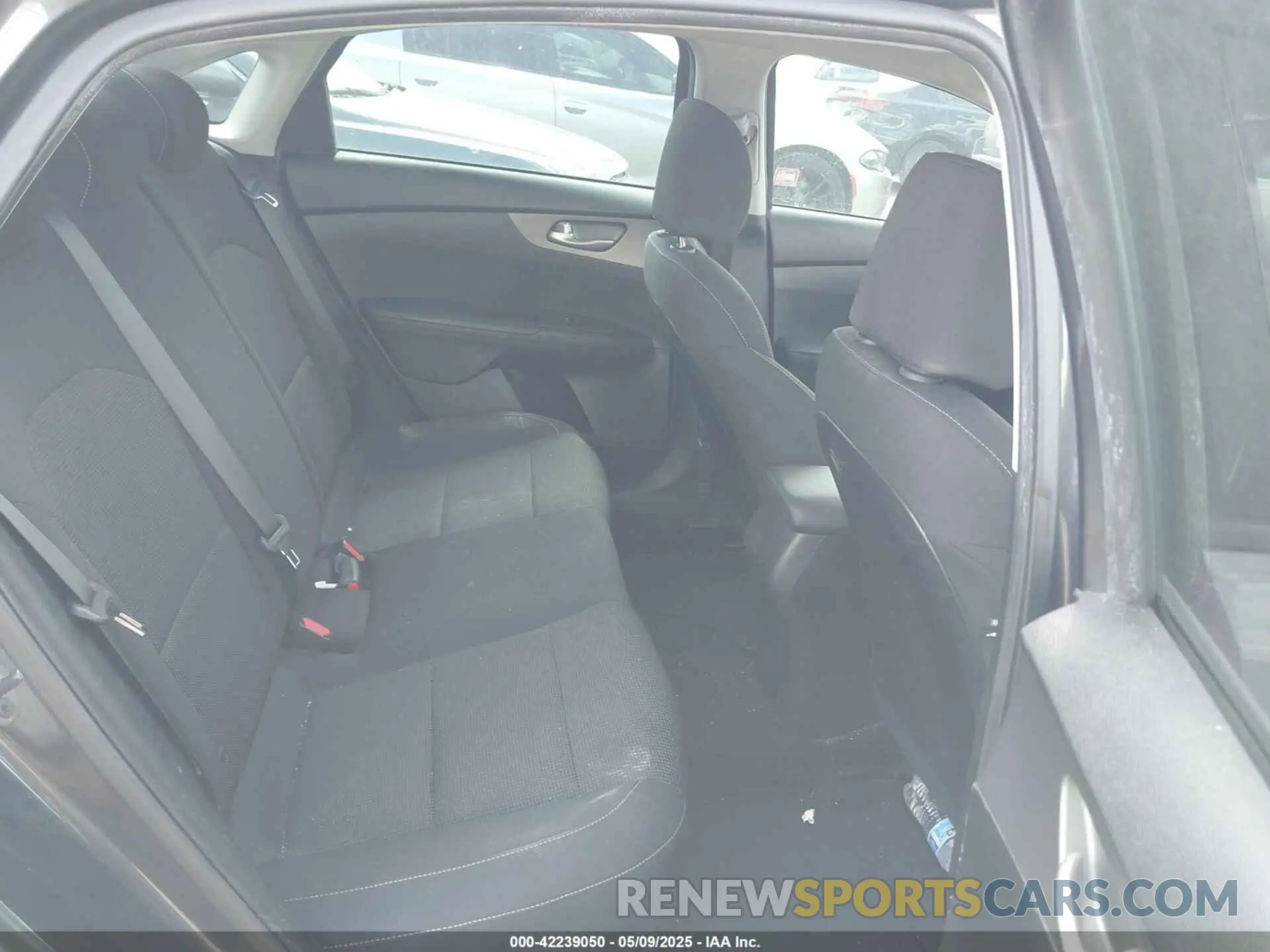 8 fotografías del automóvil dañado 3KPF24AD7KE090450 KIA FORTE 2019