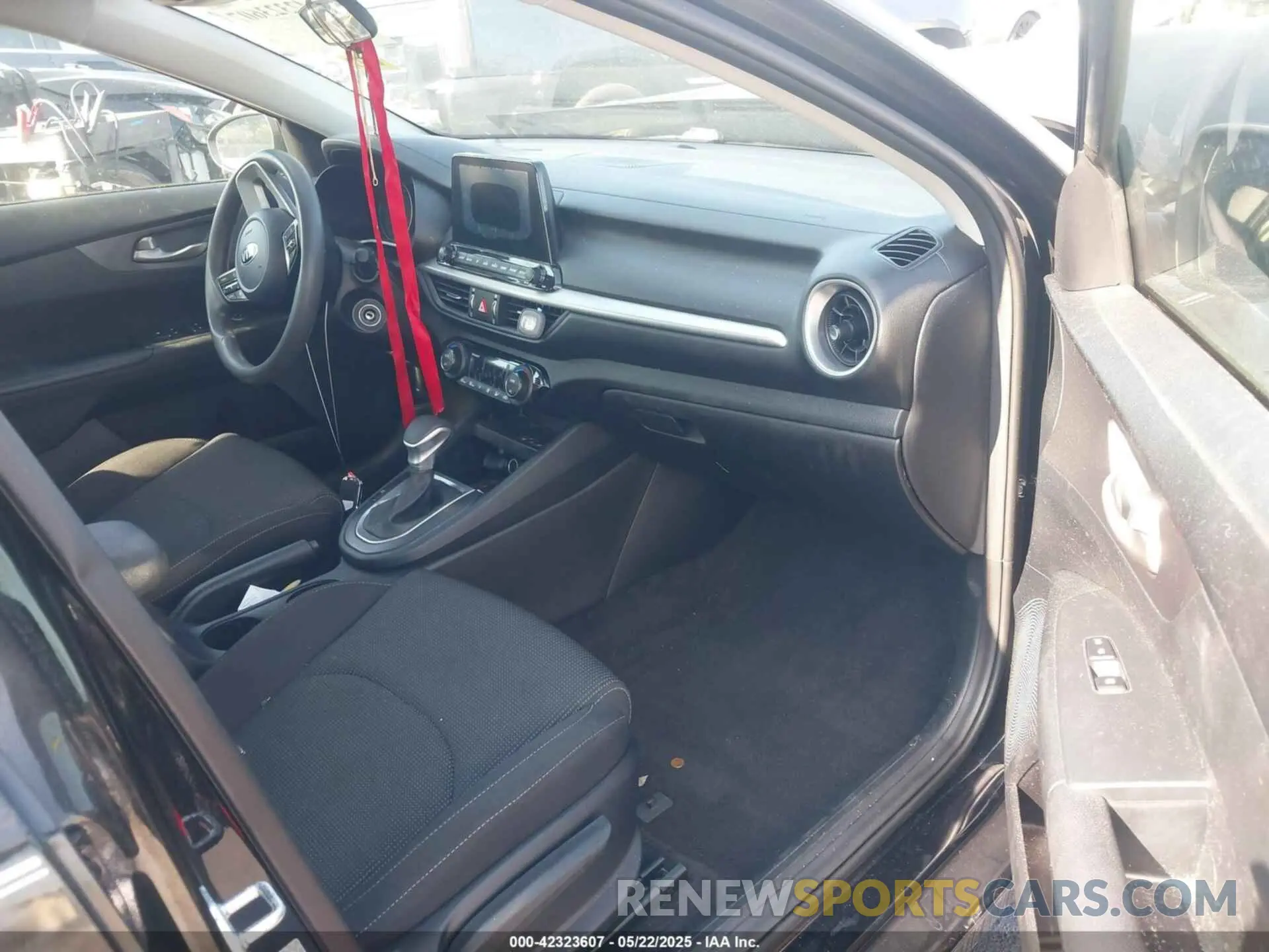 5 fotografías del automóvil dañado 3KPF24AD7KE097611 KIA FORTE 2019