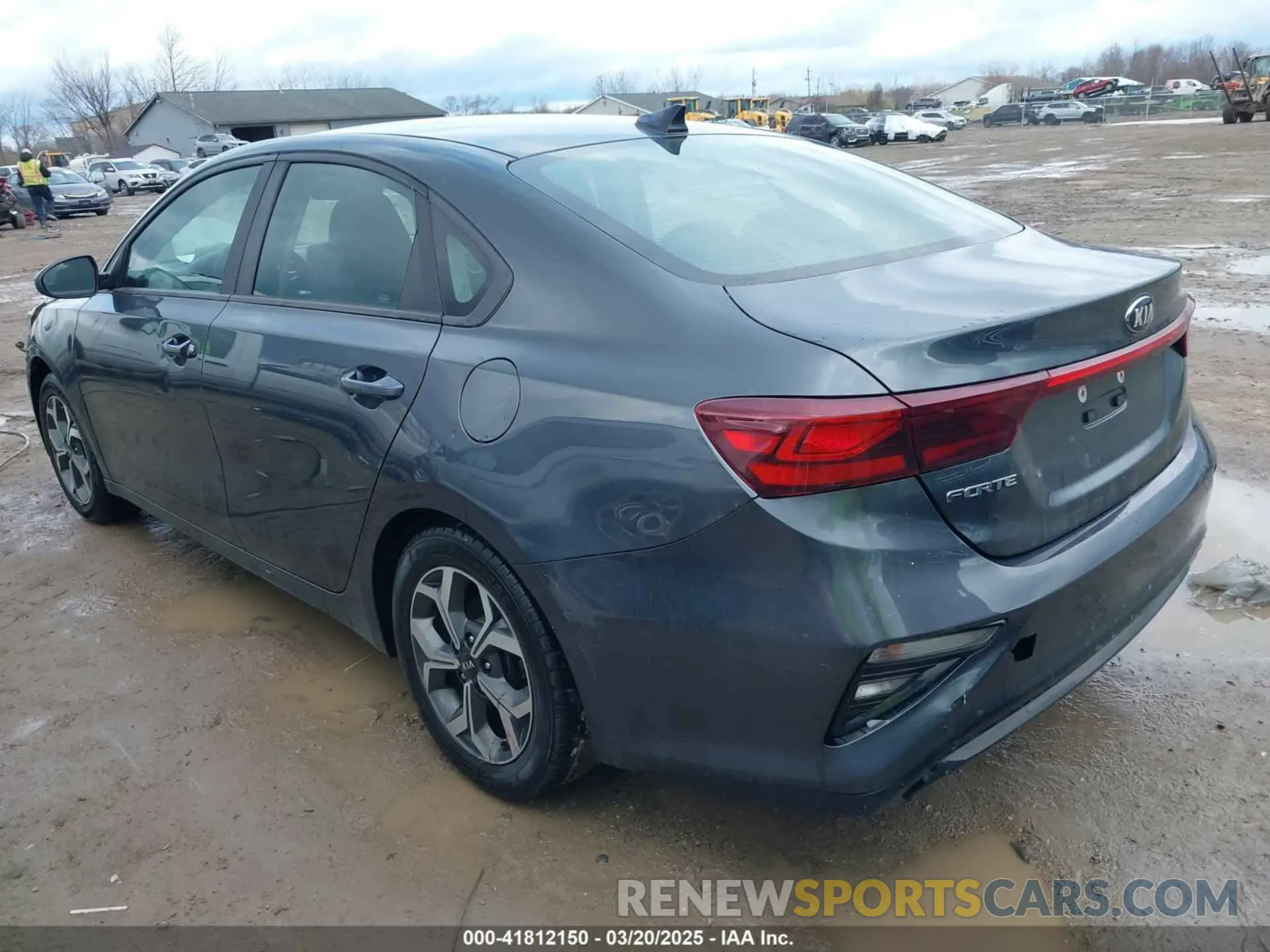 3 fotografías del automóvil dañado 3KPF24AD8KE009360 KIA FORTE 2019