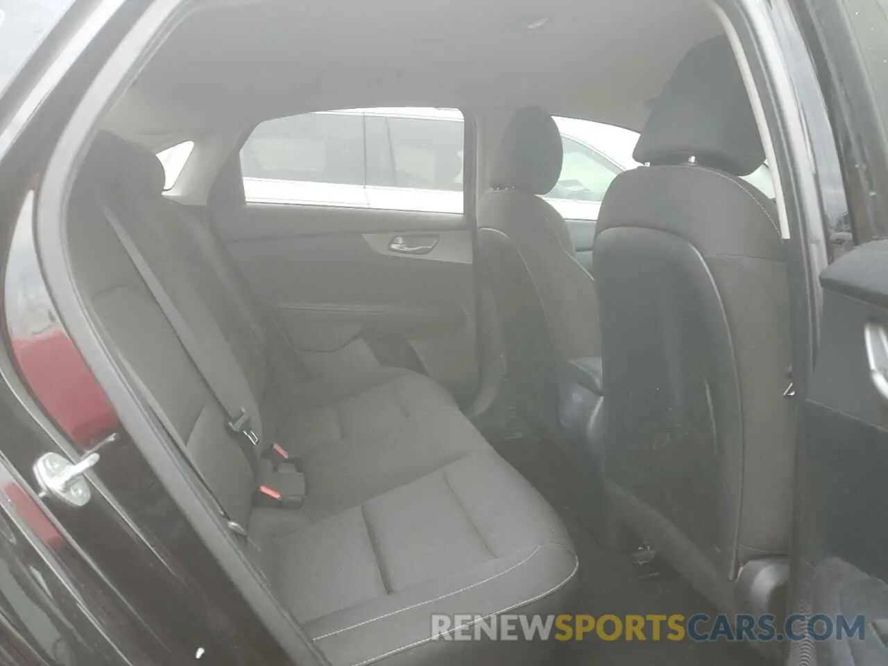 10 fotografías del automóvil dañado 3KPF24AD8KE012629 KIA FORTE 2019
