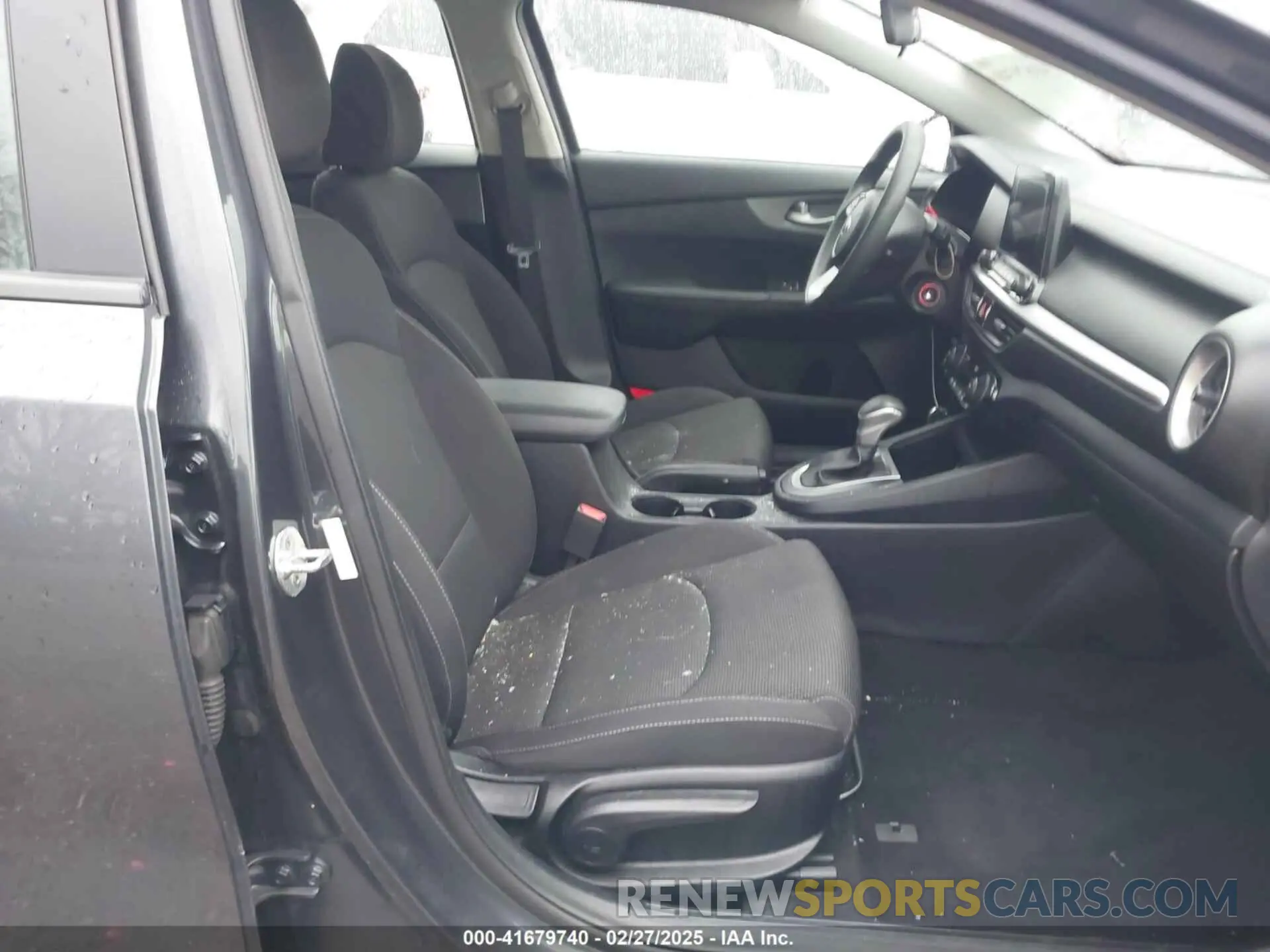5 fotografías del automóvil dañado 3KPF24AD8KE019810 KIA FORTE 2019