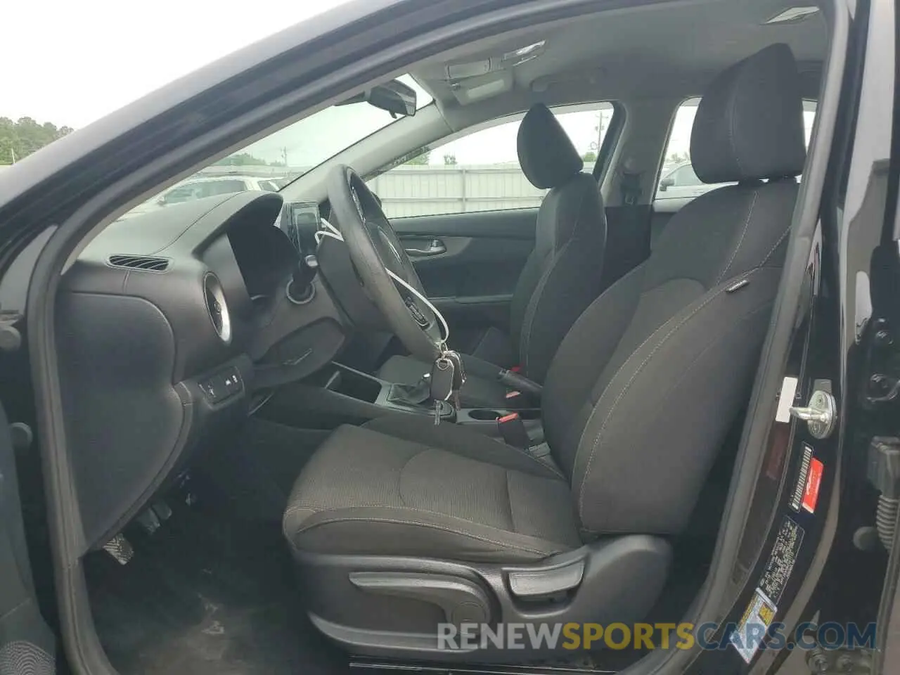 7 fotografías del automóvil dañado 3KPF24AD8KE027115 KIA FORTE 2019