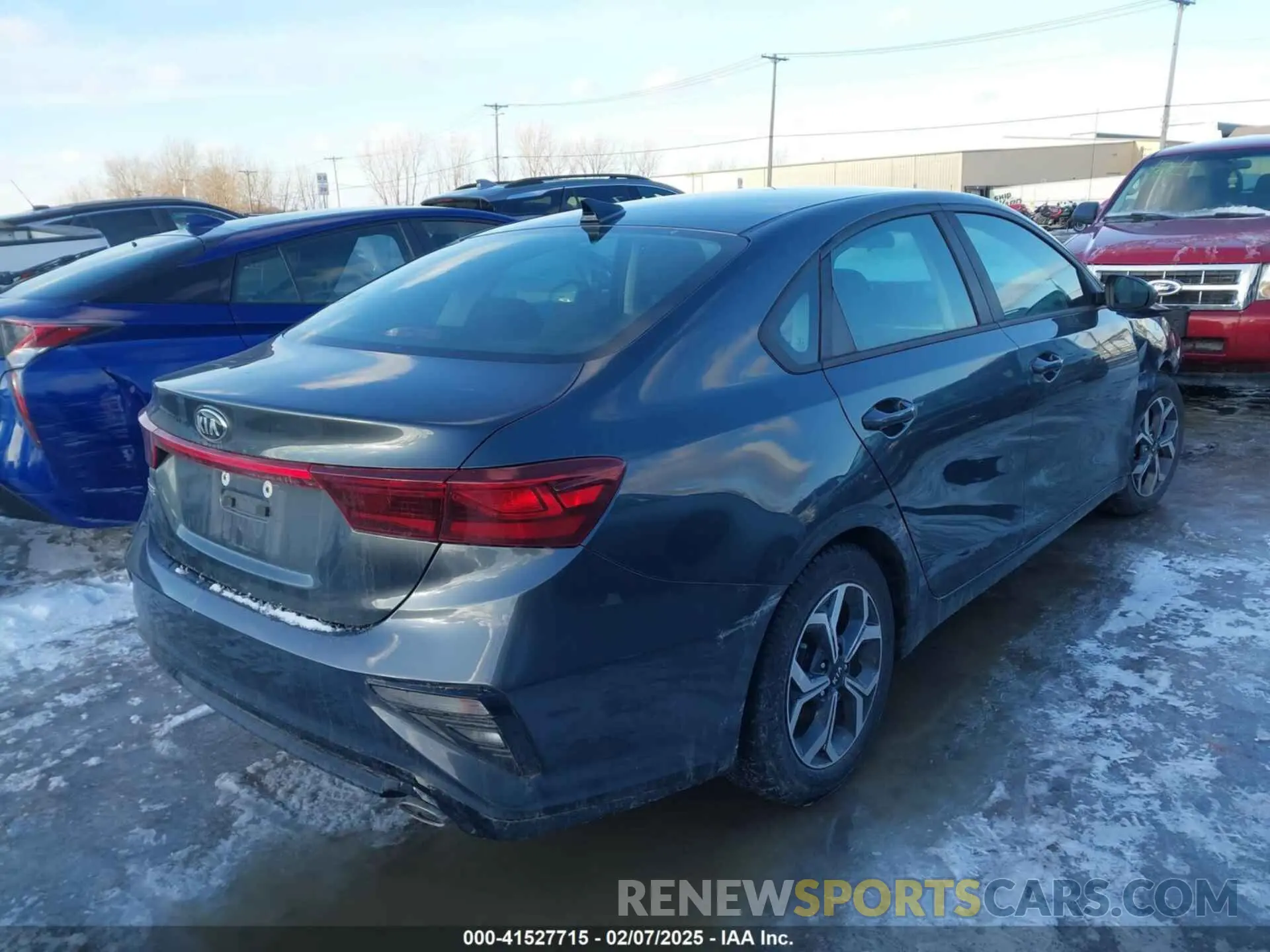 4 fotografías del automóvil dañado 3KPF24AD8KE032525 KIA FORTE 2019