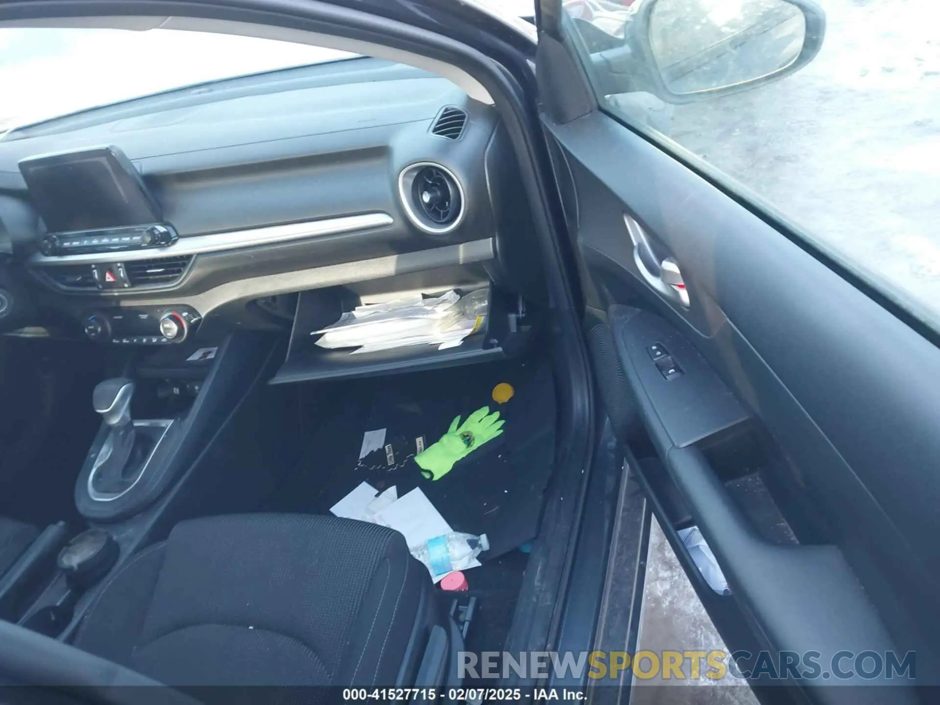 5 fotografías del automóvil dañado 3KPF24AD8KE032525 KIA FORTE 2019