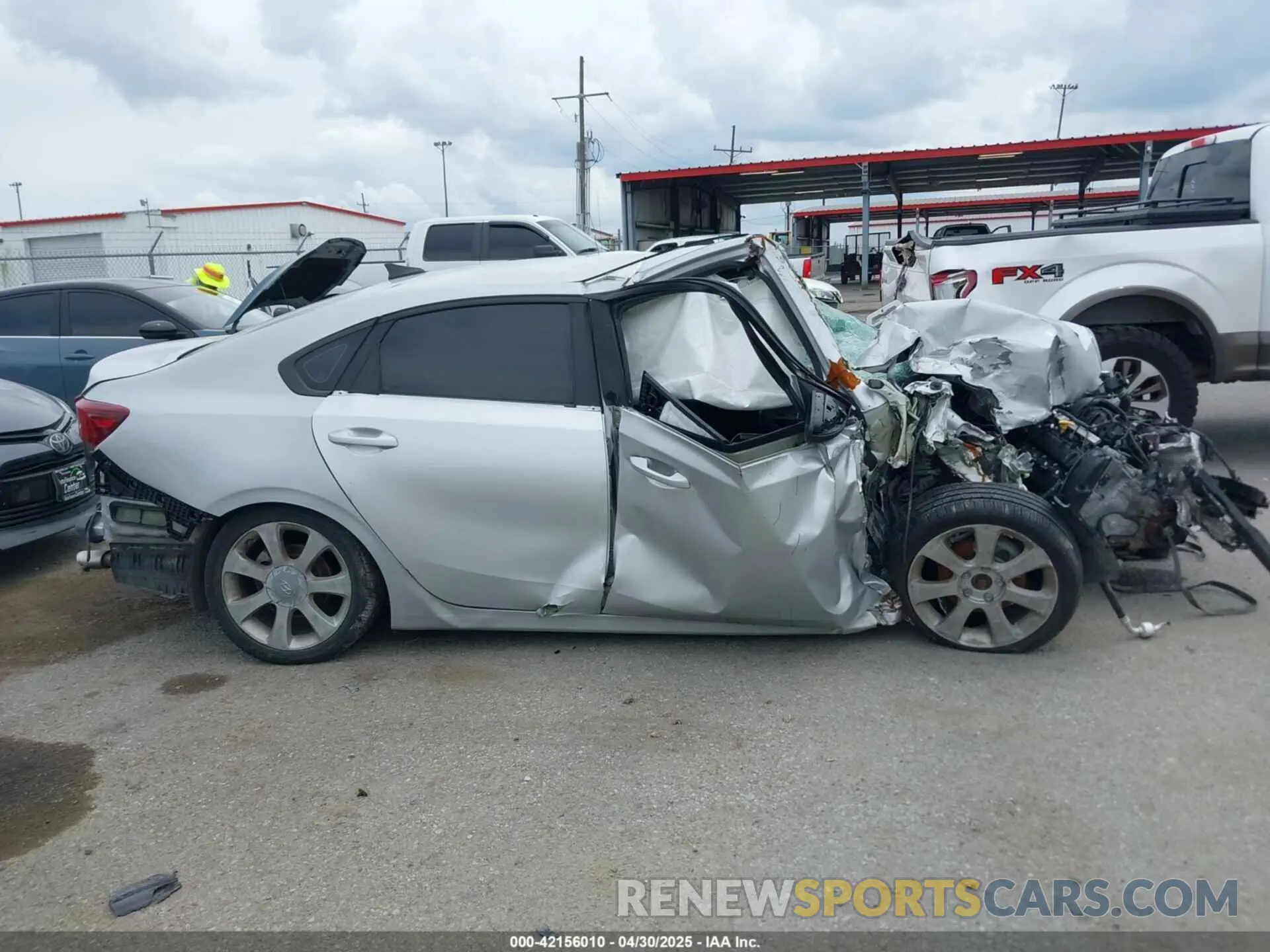 13 fotografías del automóvil dañado 3KPF24AD8KE032587 KIA FORTE 2019
