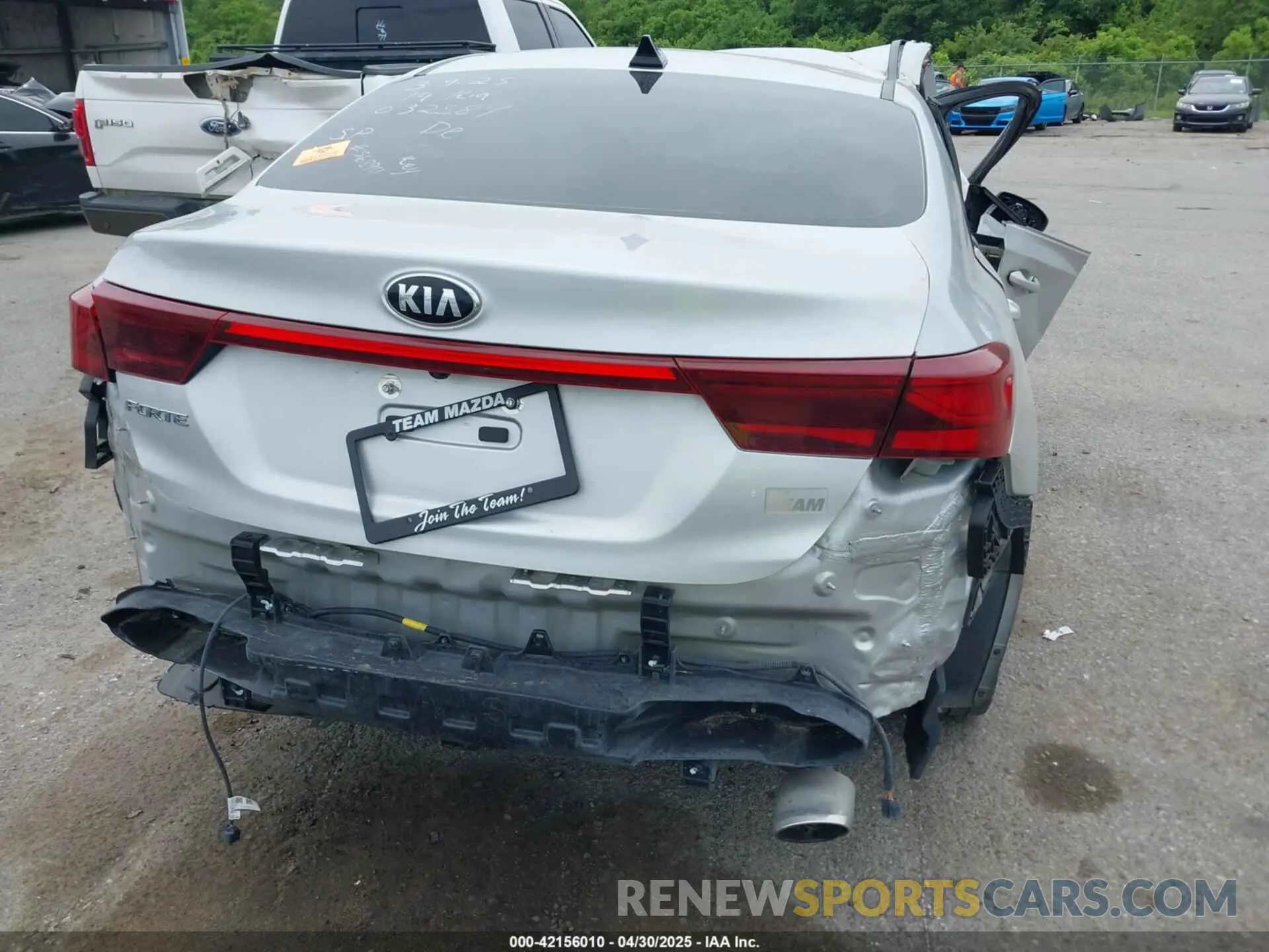 16 fotografías del automóvil dañado 3KPF24AD8KE032587 KIA FORTE 2019