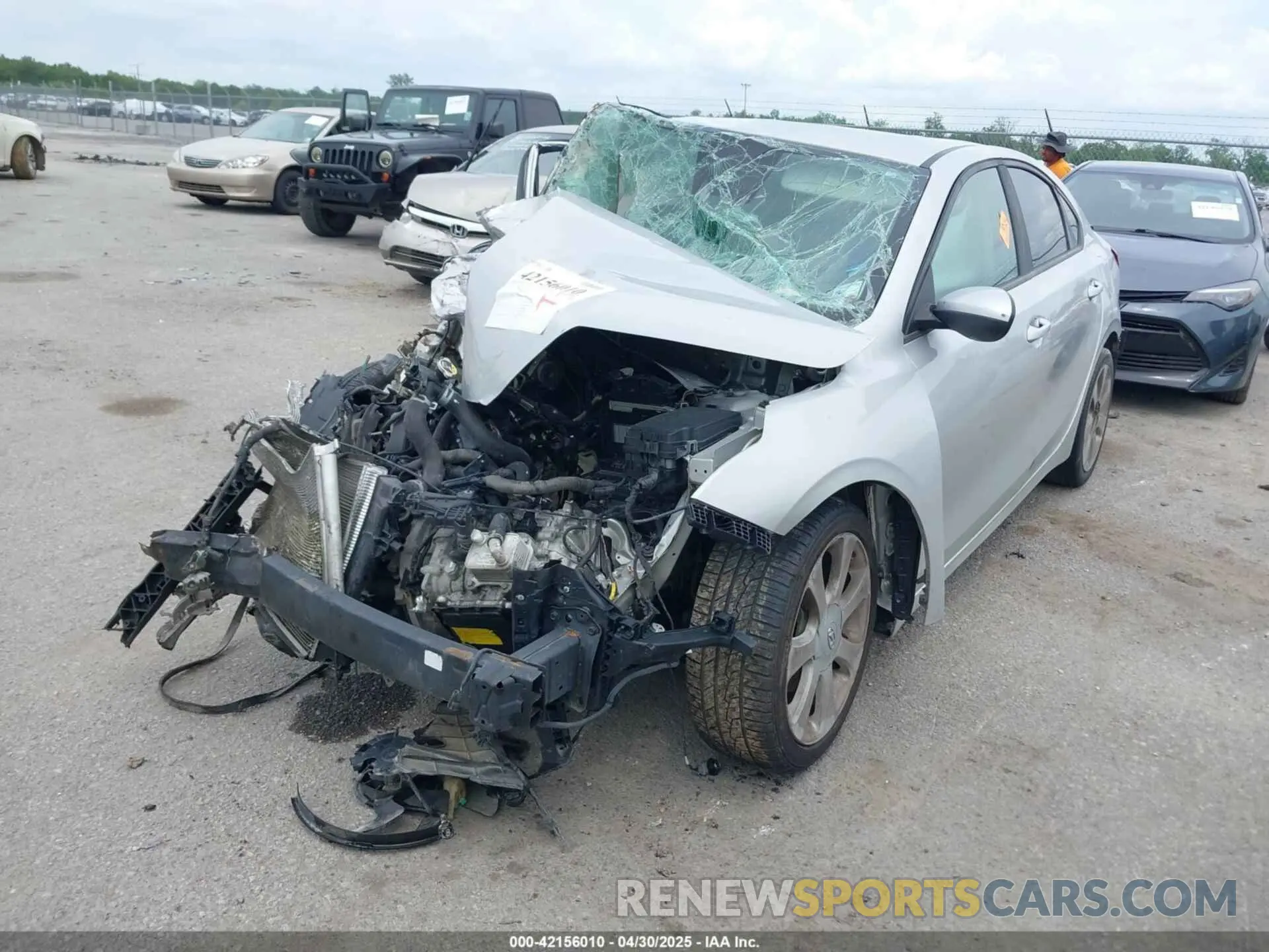 2 fotografías del automóvil dañado 3KPF24AD8KE032587 KIA FORTE 2019