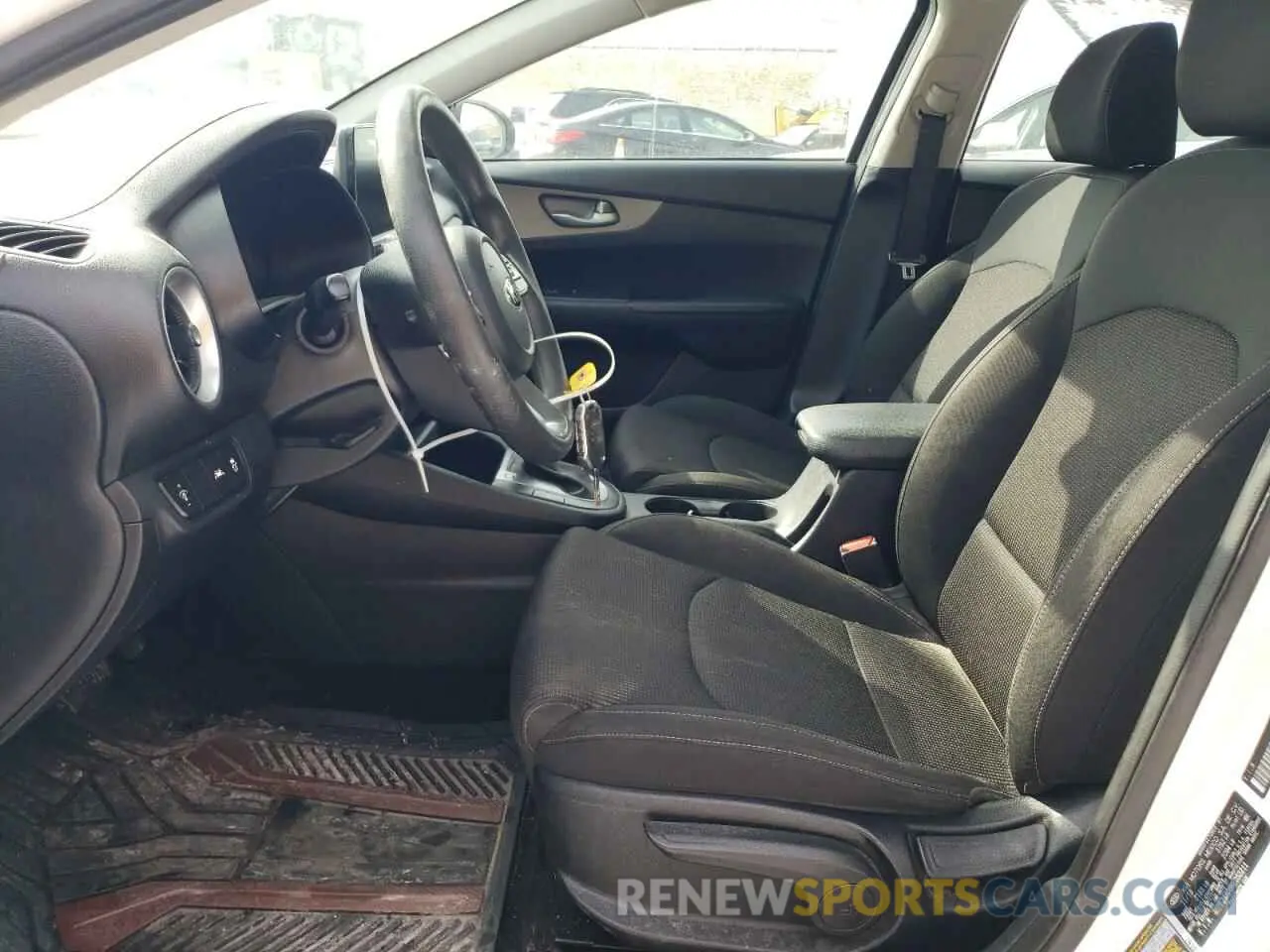 7 fotografías del automóvil dañado 3KPF24AD8KE052211 KIA FORTE 2019