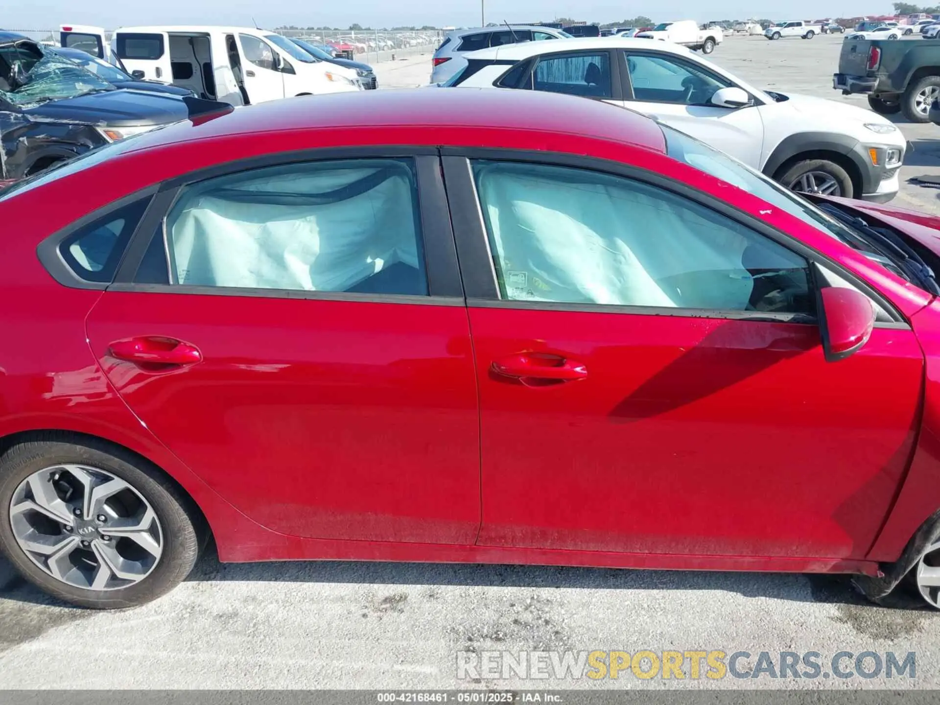 13 fotografías del automóvil dañado 3KPF24AD8KE068313 KIA FORTE 2019