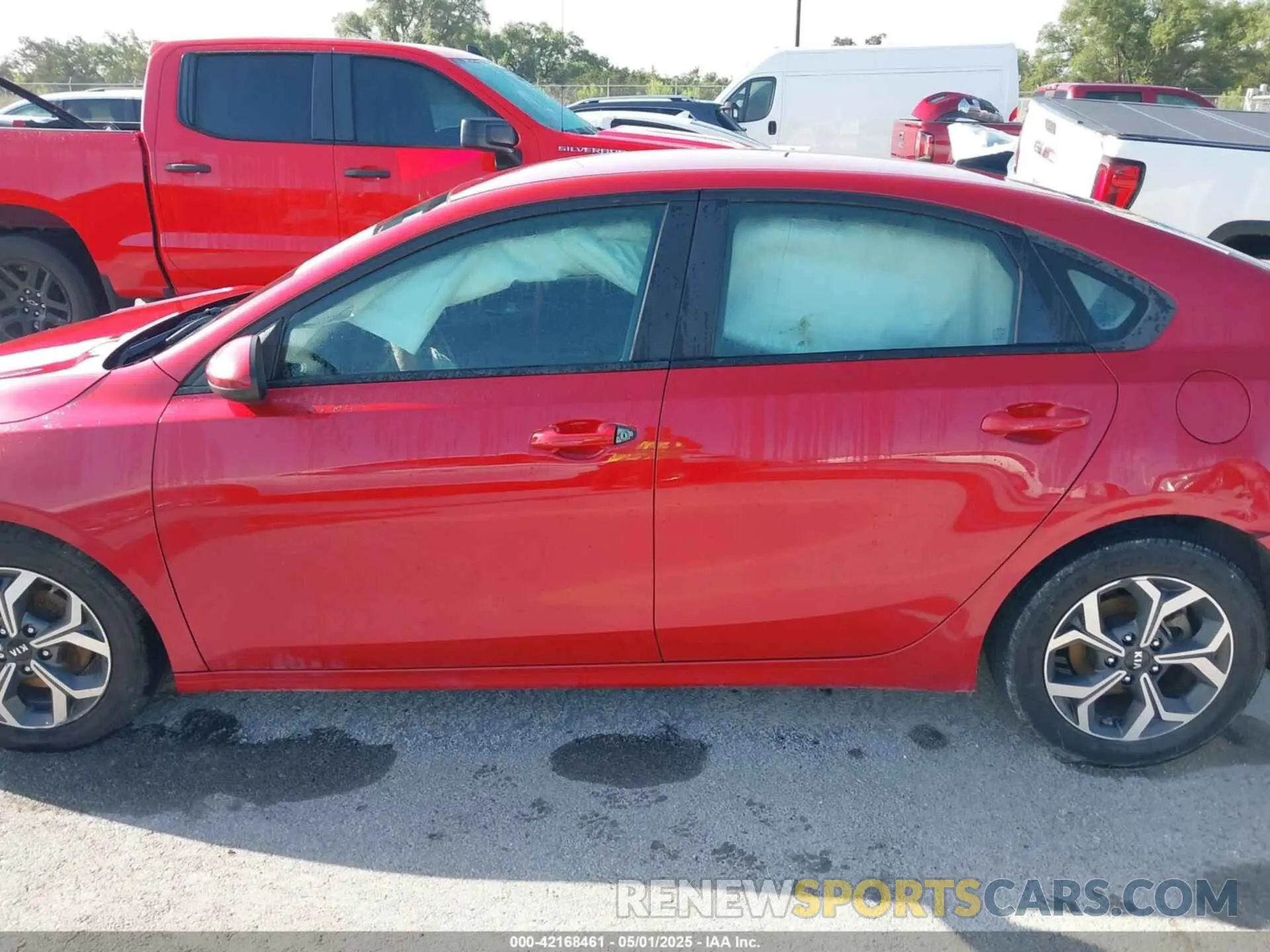 14 fotografías del automóvil dañado 3KPF24AD8KE068313 KIA FORTE 2019