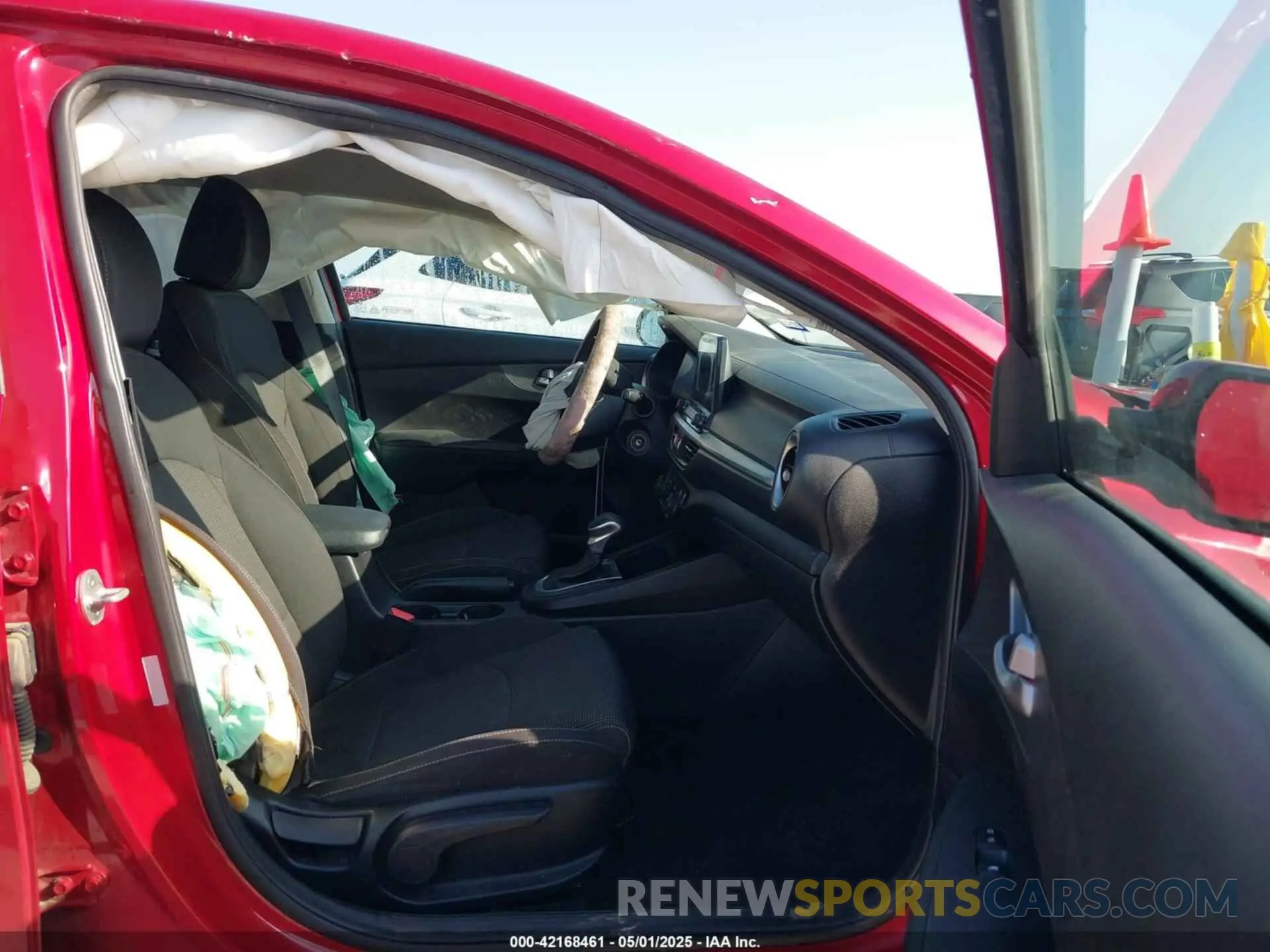 5 fotografías del automóvil dañado 3KPF24AD8KE068313 KIA FORTE 2019