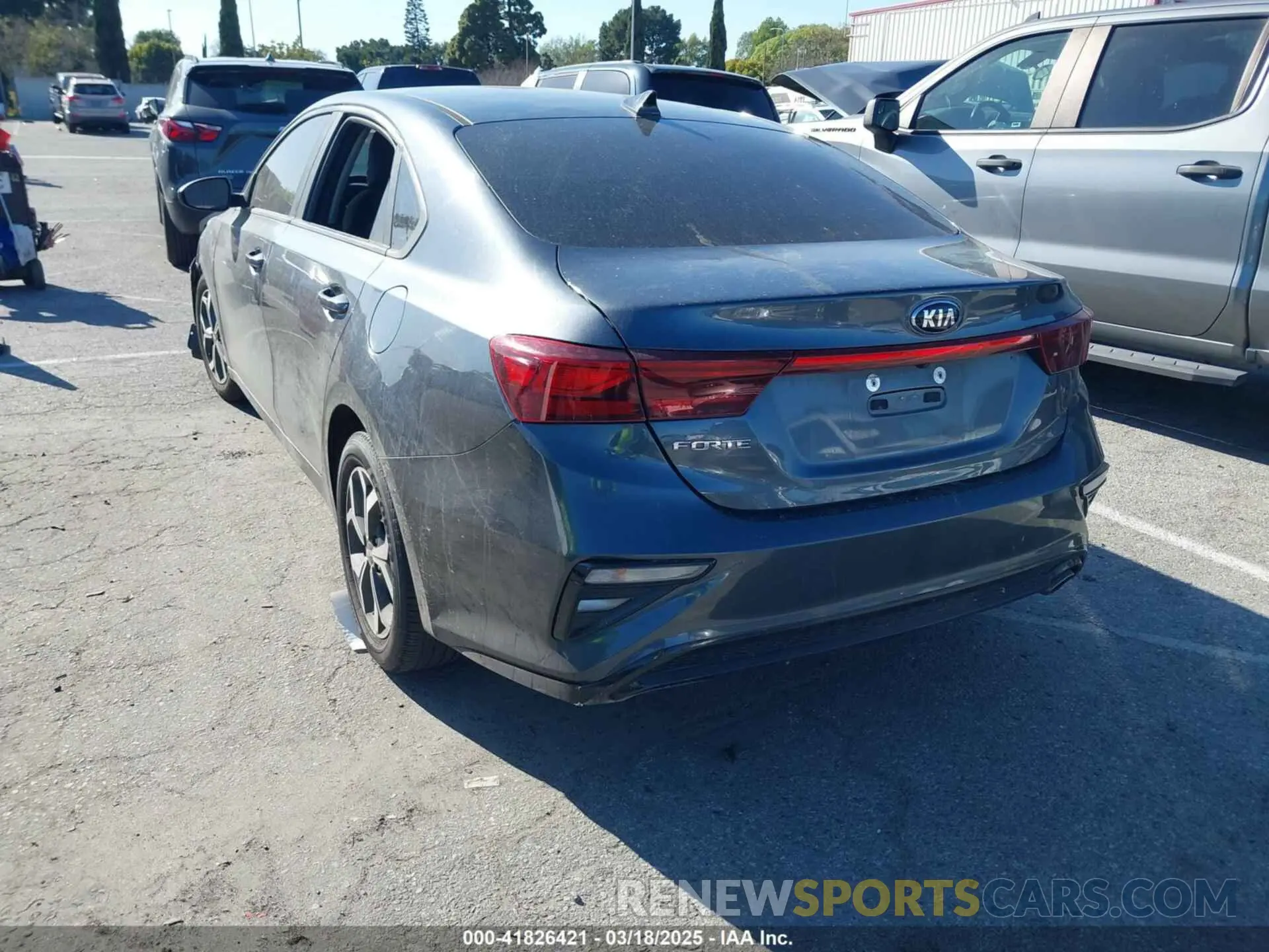 3 fotografías del automóvil dañado 3KPF24AD8KE070188 KIA FORTE 2019