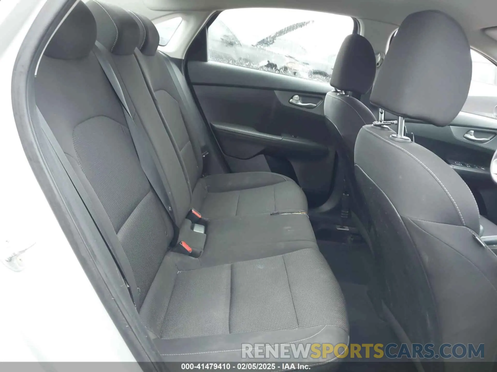 8 fotografías del automóvil dañado 3KPF24AD8KE075892 KIA FORTE 2019