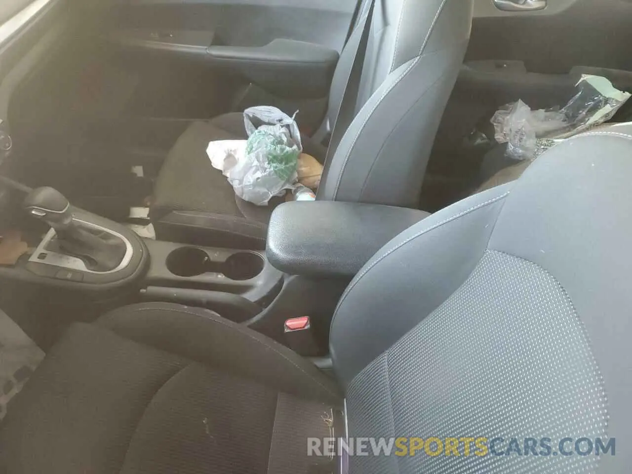 8 fotografías del automóvil dañado 3KPF24AD8KE078842 KIA FORTE 2019
