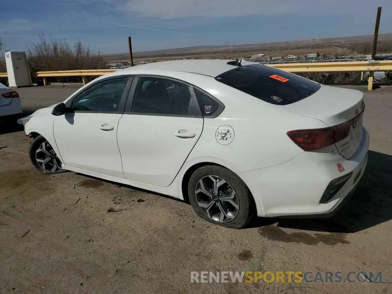 2 fotografías del automóvil dañado 3KPF24AD8KE080929 KIA FORTE 2019