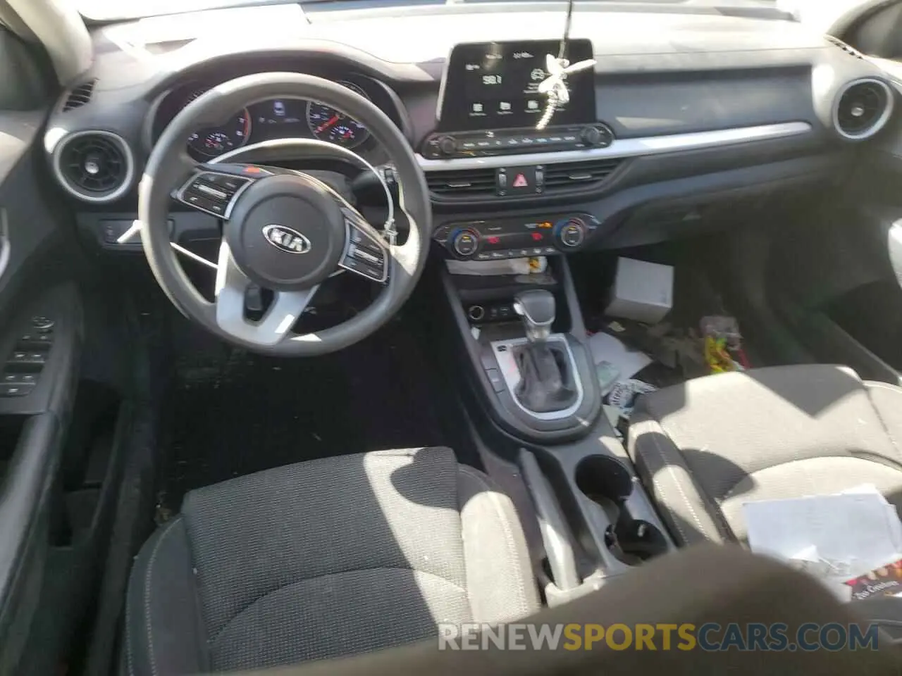 8 fotografías del automóvil dañado 3KPF24AD8KE080929 KIA FORTE 2019