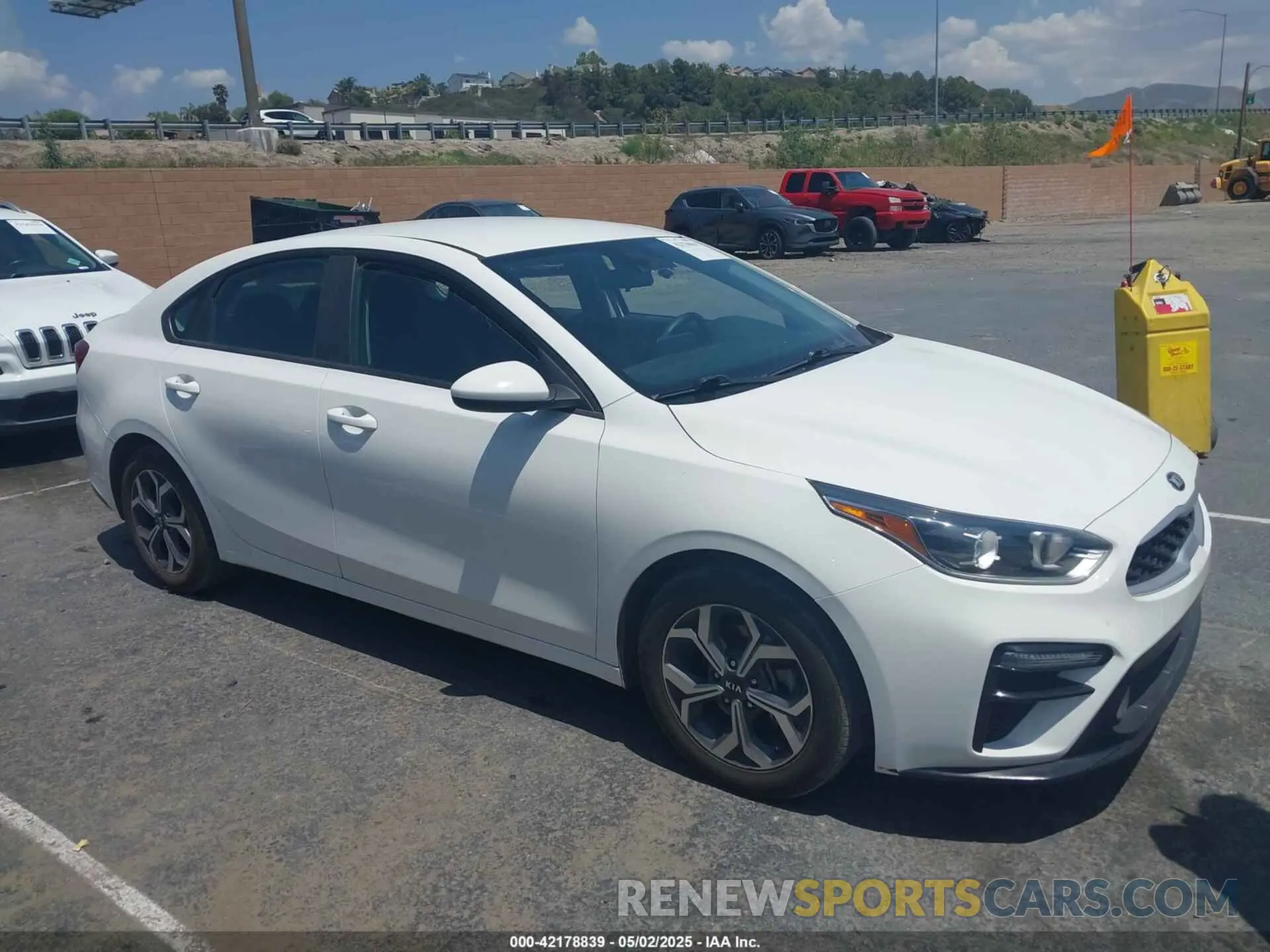 12 fotografías del automóvil dañado 3KPF24AD8KE083510 KIA FORTE 2019