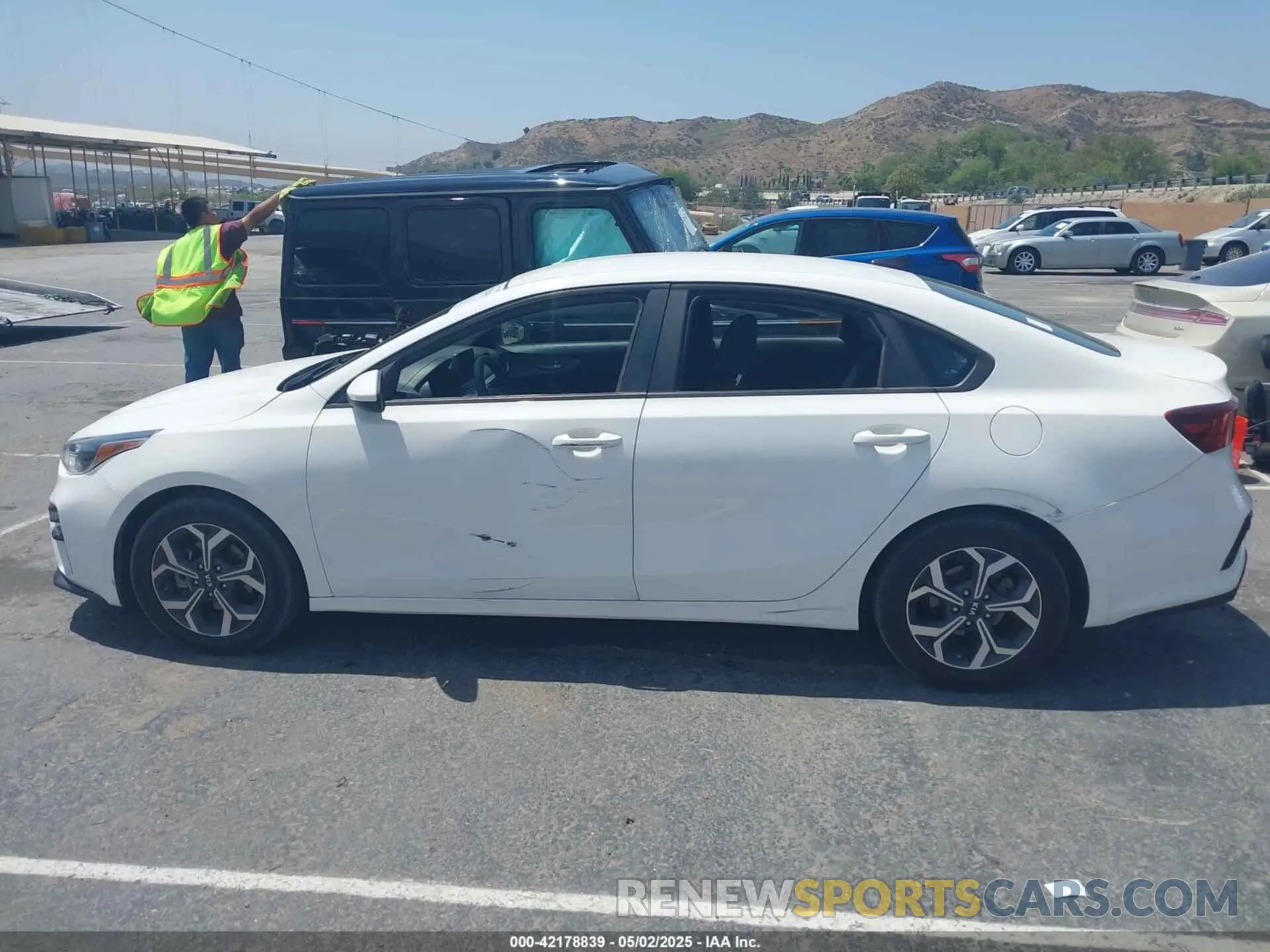 13 fotografías del automóvil dañado 3KPF24AD8KE083510 KIA FORTE 2019