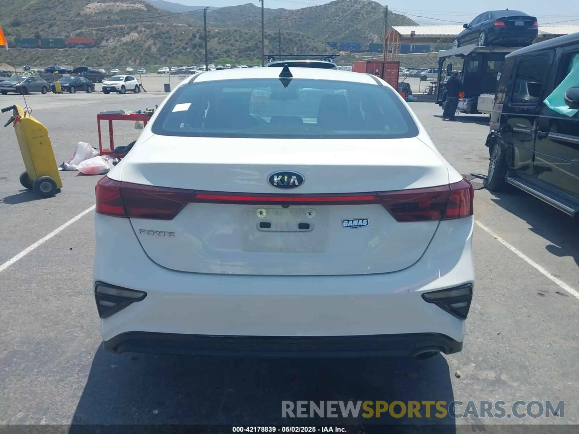 15 fotografías del automóvil dañado 3KPF24AD8KE083510 KIA FORTE 2019