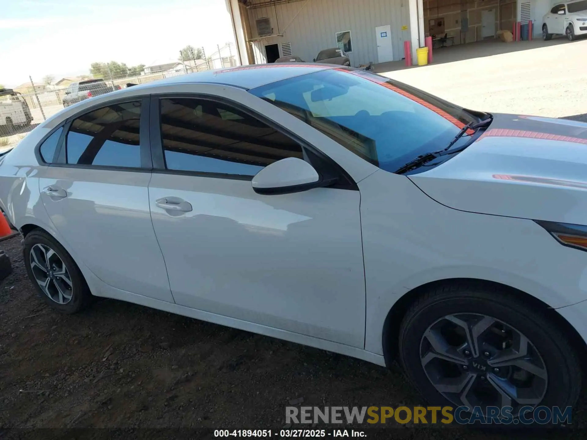 13 fotografías del automóvil dañado 3KPF24AD8KE096600 KIA FORTE 2019