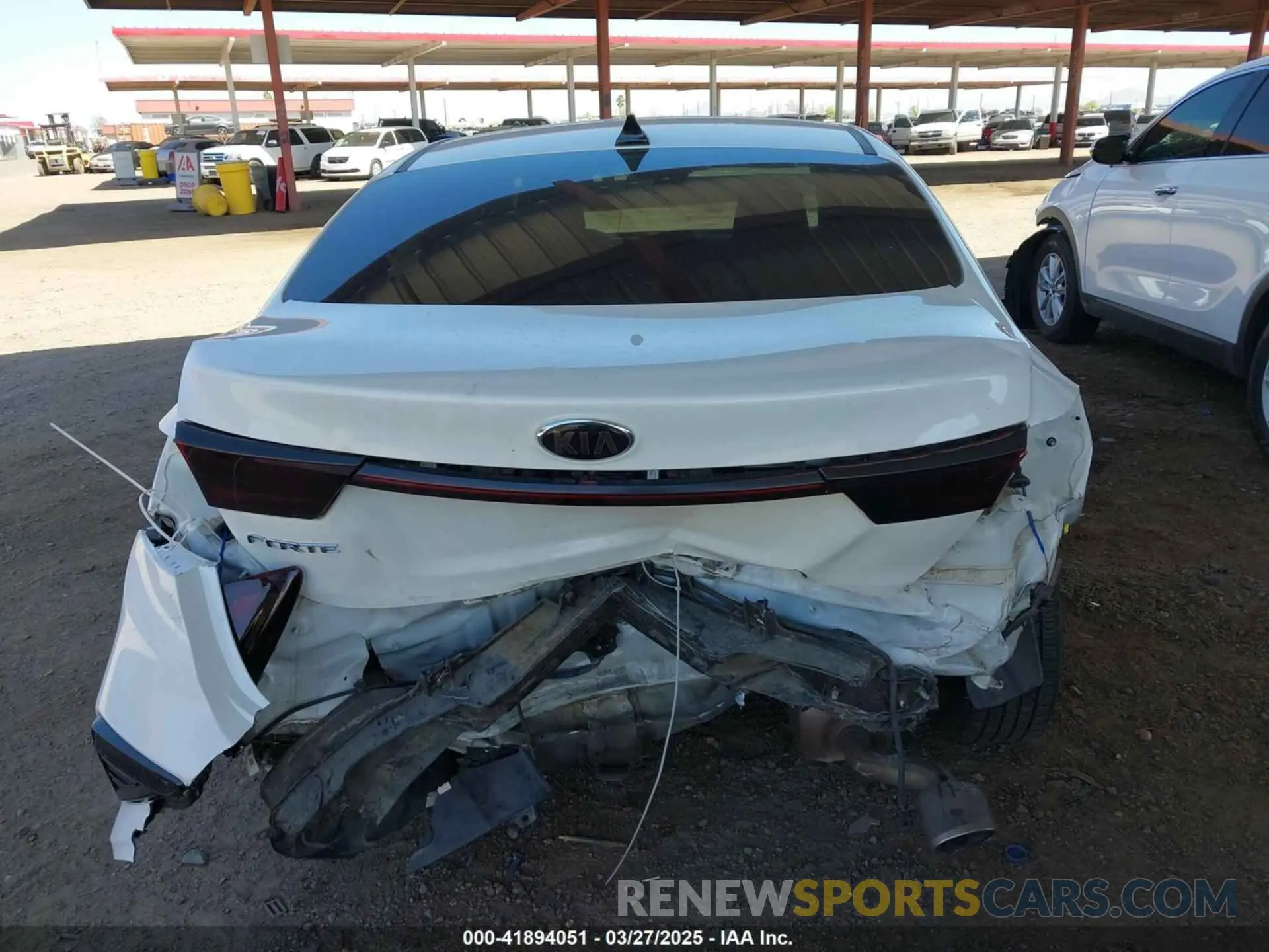 16 fotografías del automóvil dañado 3KPF24AD8KE096600 KIA FORTE 2019