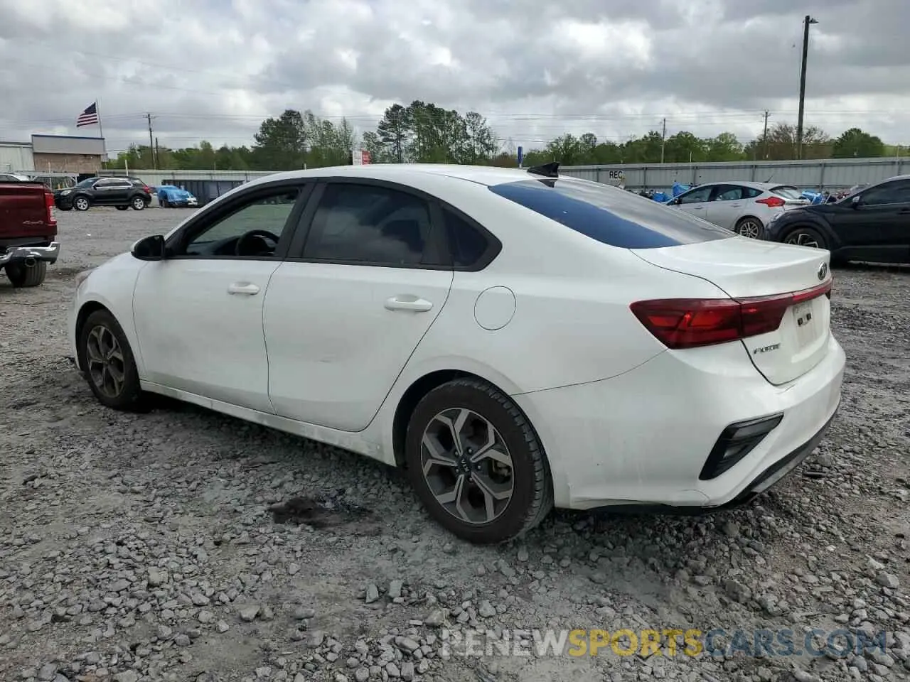 2 fotografías del automóvil dañado 3KPF24AD8KE108339 KIA FORTE 2019