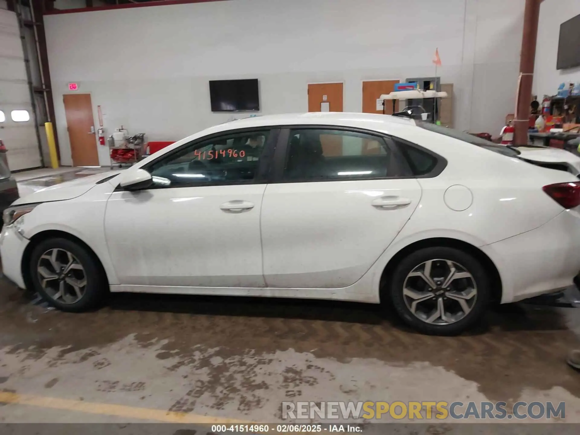 14 fotografías del automóvil dañado 3KPF24AD8KE121155 KIA FORTE 2019