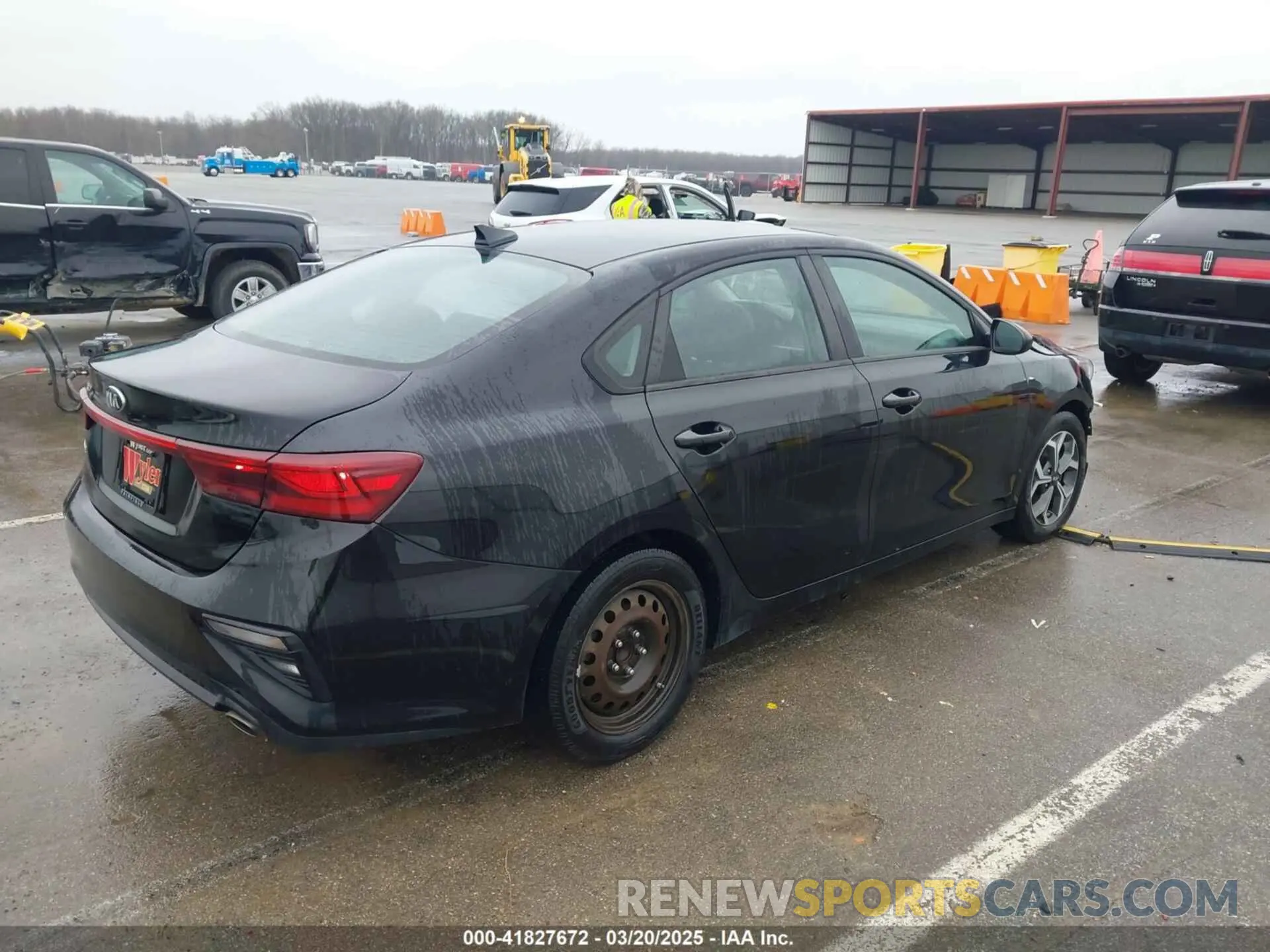 4 fotografías del automóvil dañado 3KPF24AD8KE130650 KIA FORTE 2019