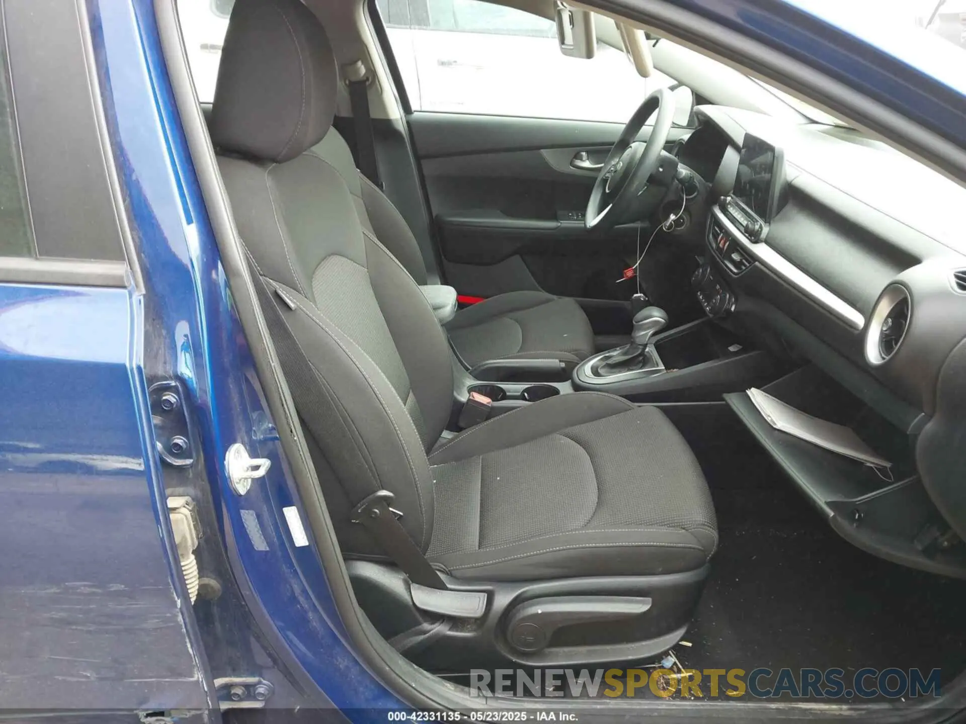 5 fotografías del automóvil dañado 3KPF24AD8KE132186 KIA FORTE 2019