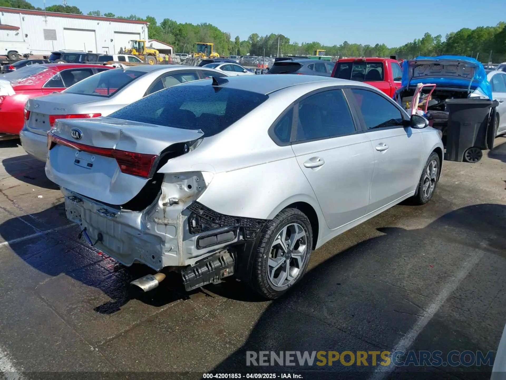 4 fotografías del automóvil dañado 3KPF24AD9KE004748 KIA FORTE 2019