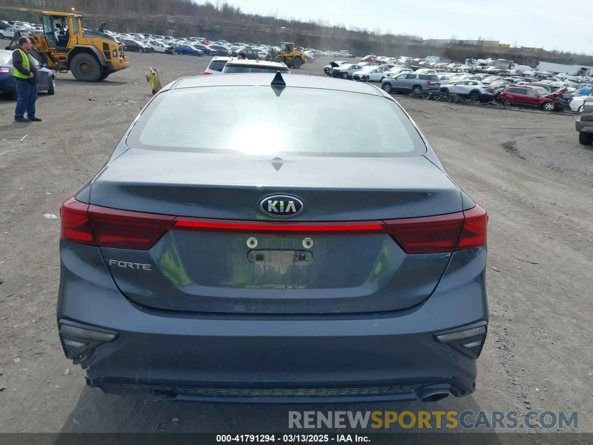 16 fotografías del automóvil dañado 3KPF24AD9KE033831 KIA FORTE 2019