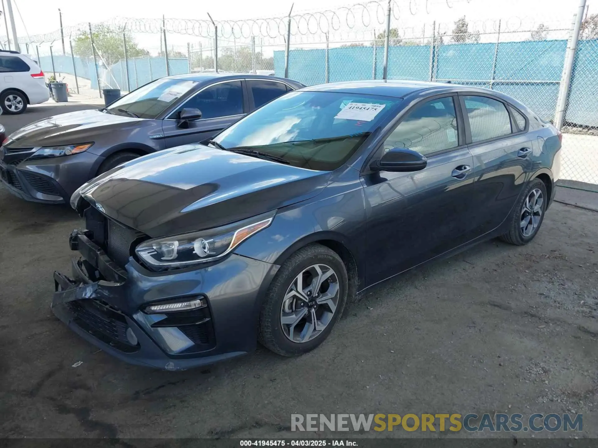 2 fotografías del automóvil dañado 3KPF24AD9KE067221 KIA FORTE 2019