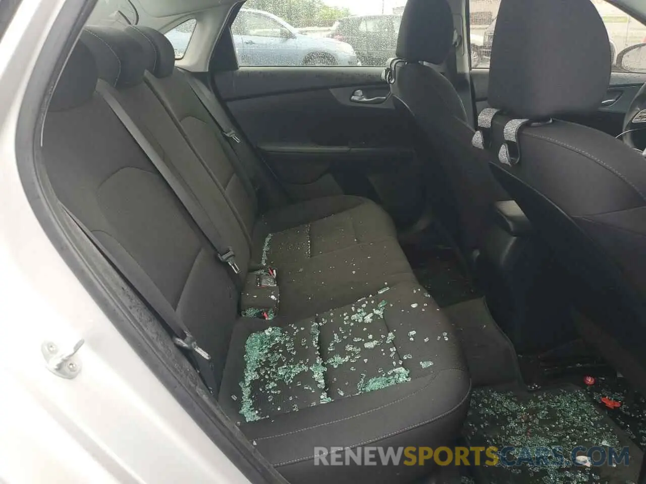 10 fotografías del automóvil dañado 3KPF24AD9KE067252 KIA FORTE 2019