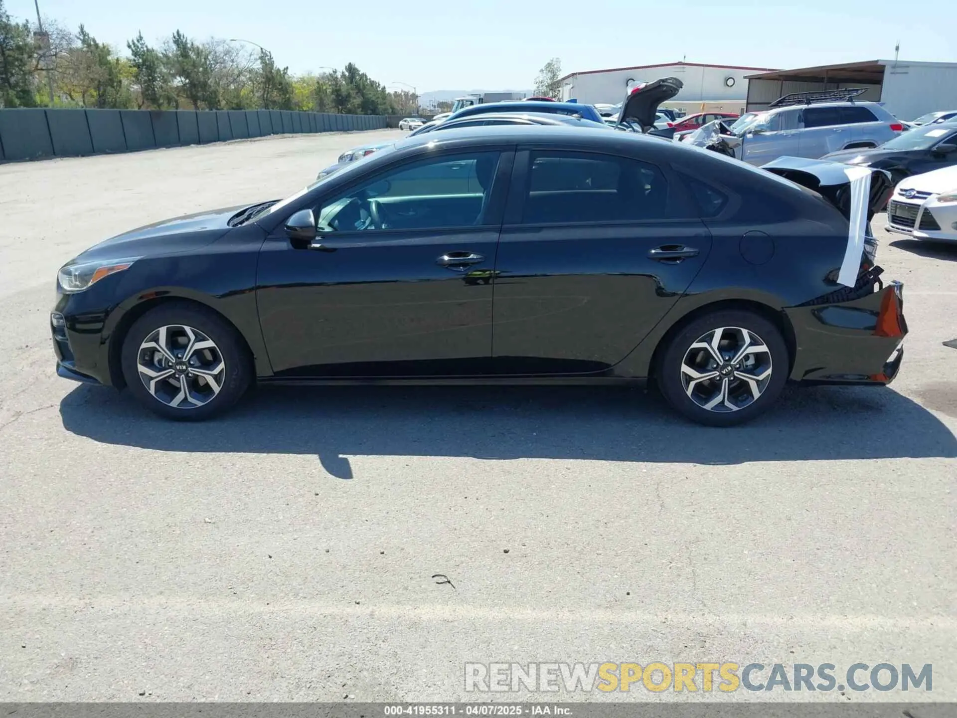14 fotografías del automóvil dañado 3KPF24AD9KE070247 KIA FORTE 2019