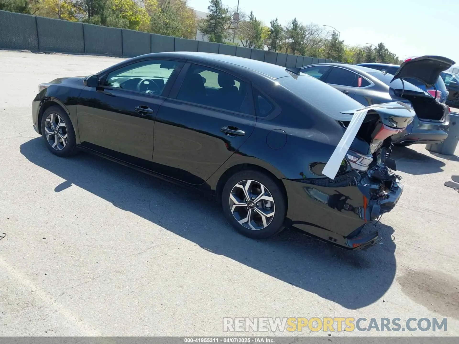 3 fotografías del automóvil dañado 3KPF24AD9KE070247 KIA FORTE 2019