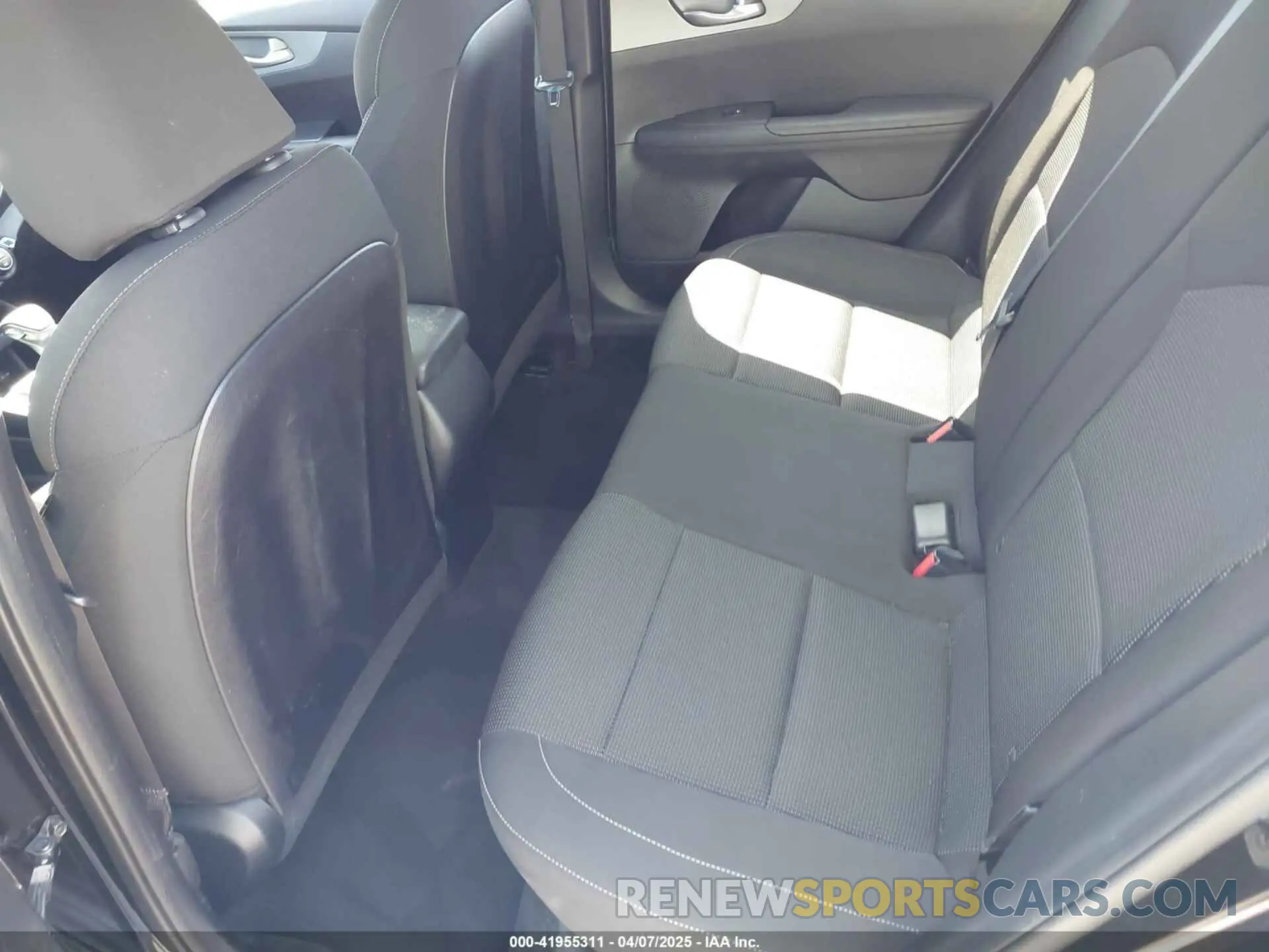 8 fotografías del automóvil dañado 3KPF24AD9KE070247 KIA FORTE 2019