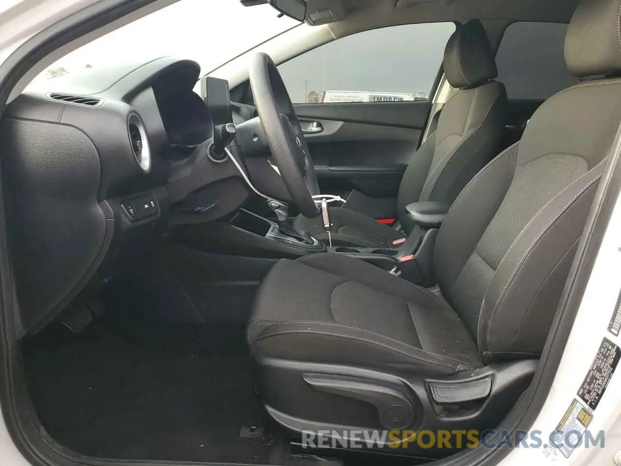 7 fotografías del automóvil dañado 3KPF24AD9KE077215 KIA FORTE 2019