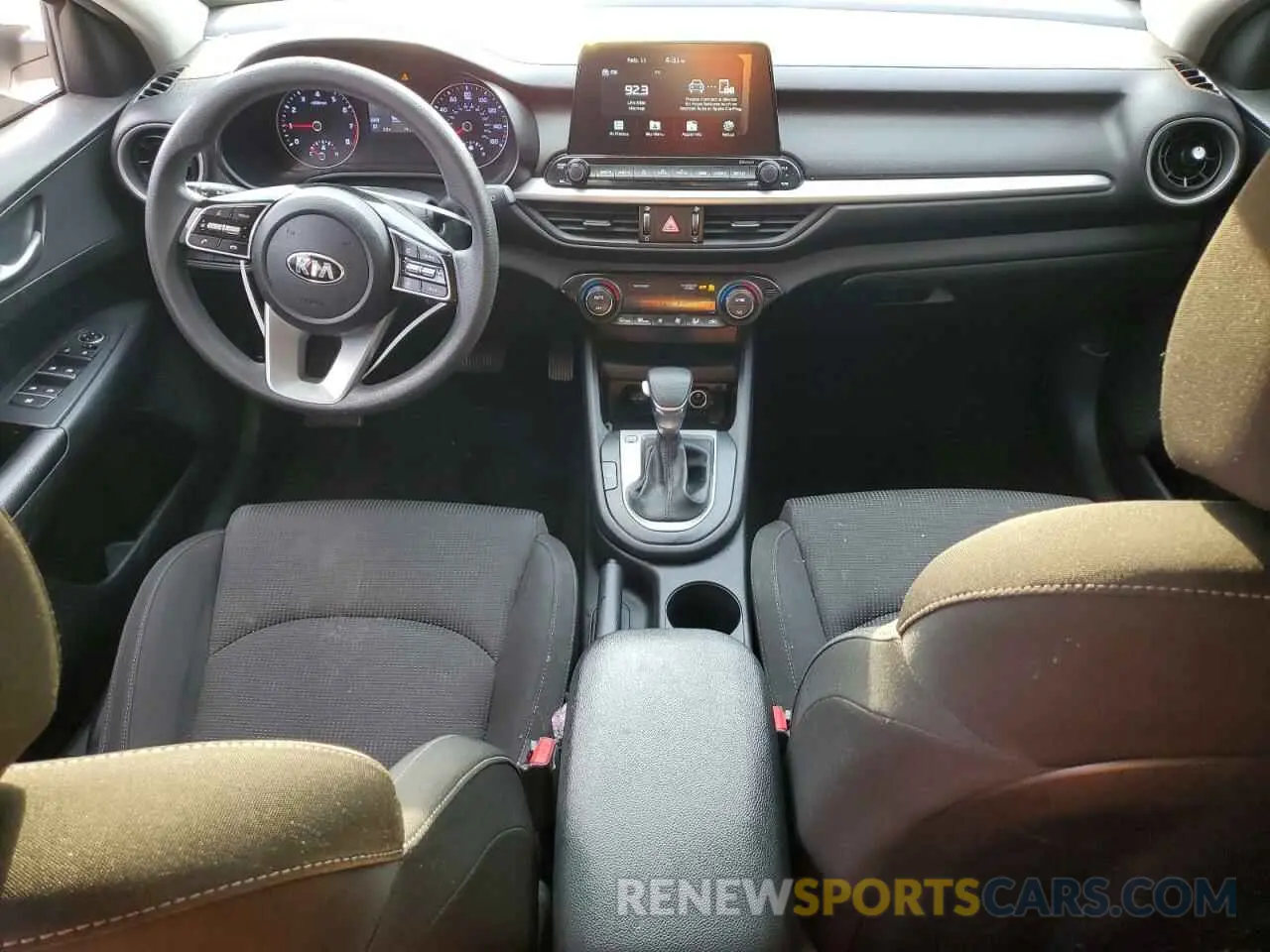 8 fotografías del automóvil dañado 3KPF24AD9KE077215 KIA FORTE 2019